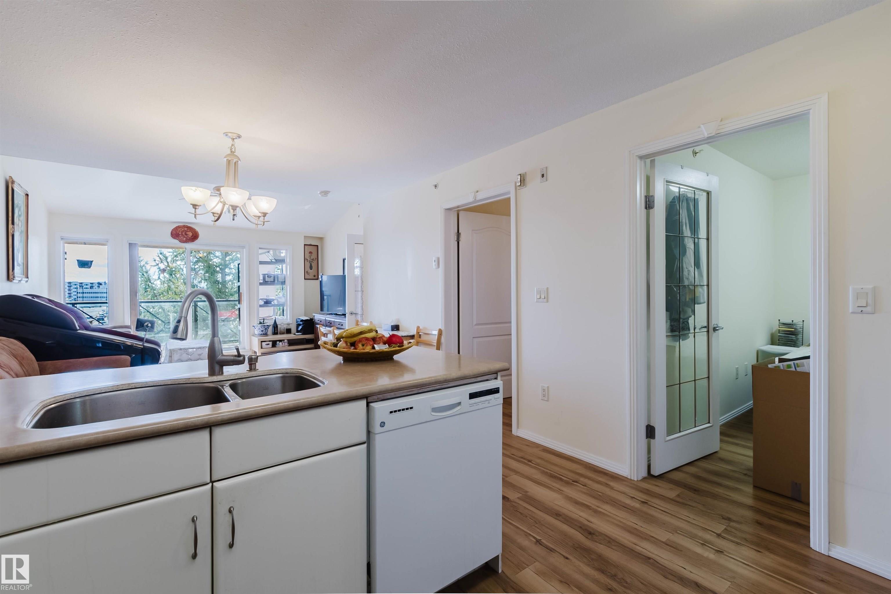 Photo 7 at 405 - 8922 156 Street NW, Meadowlark Park, Edmonton