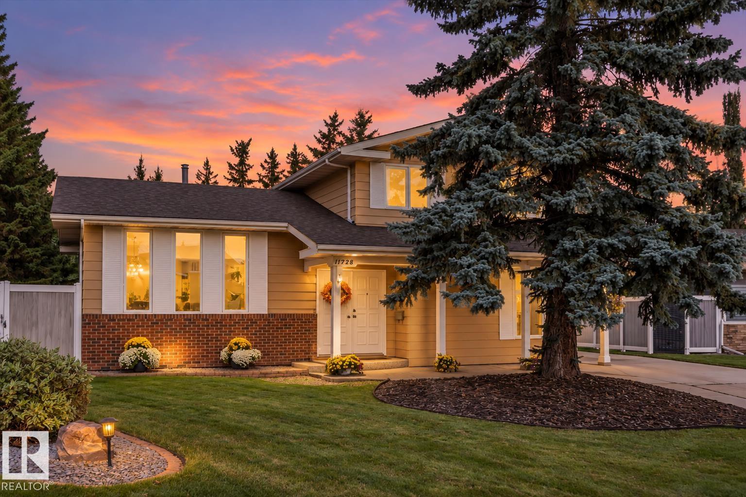 Photo 2 at 11728 33a Avenue NW, Sweet Grass, Edmonton