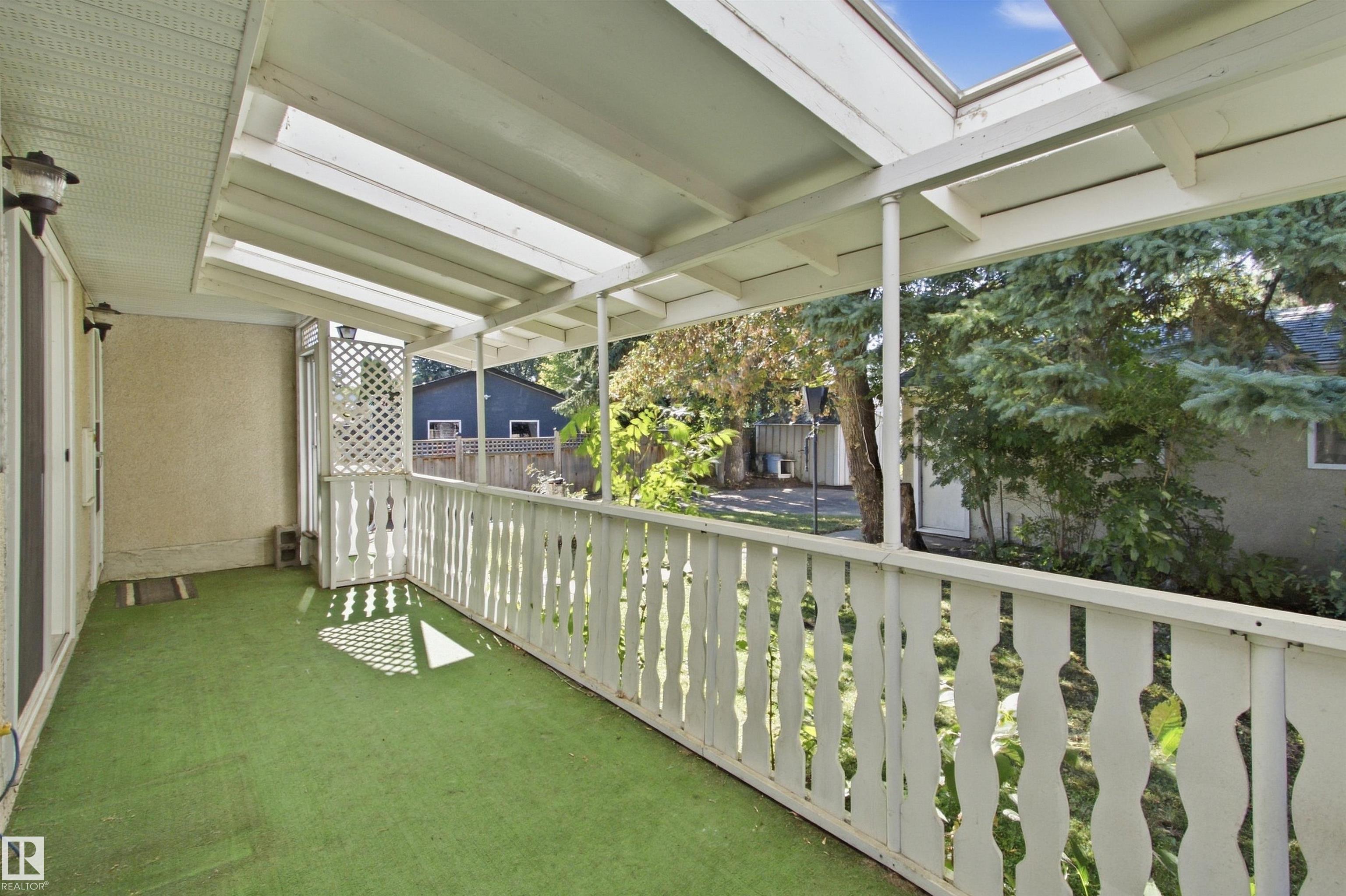 Listing photo thumbnail