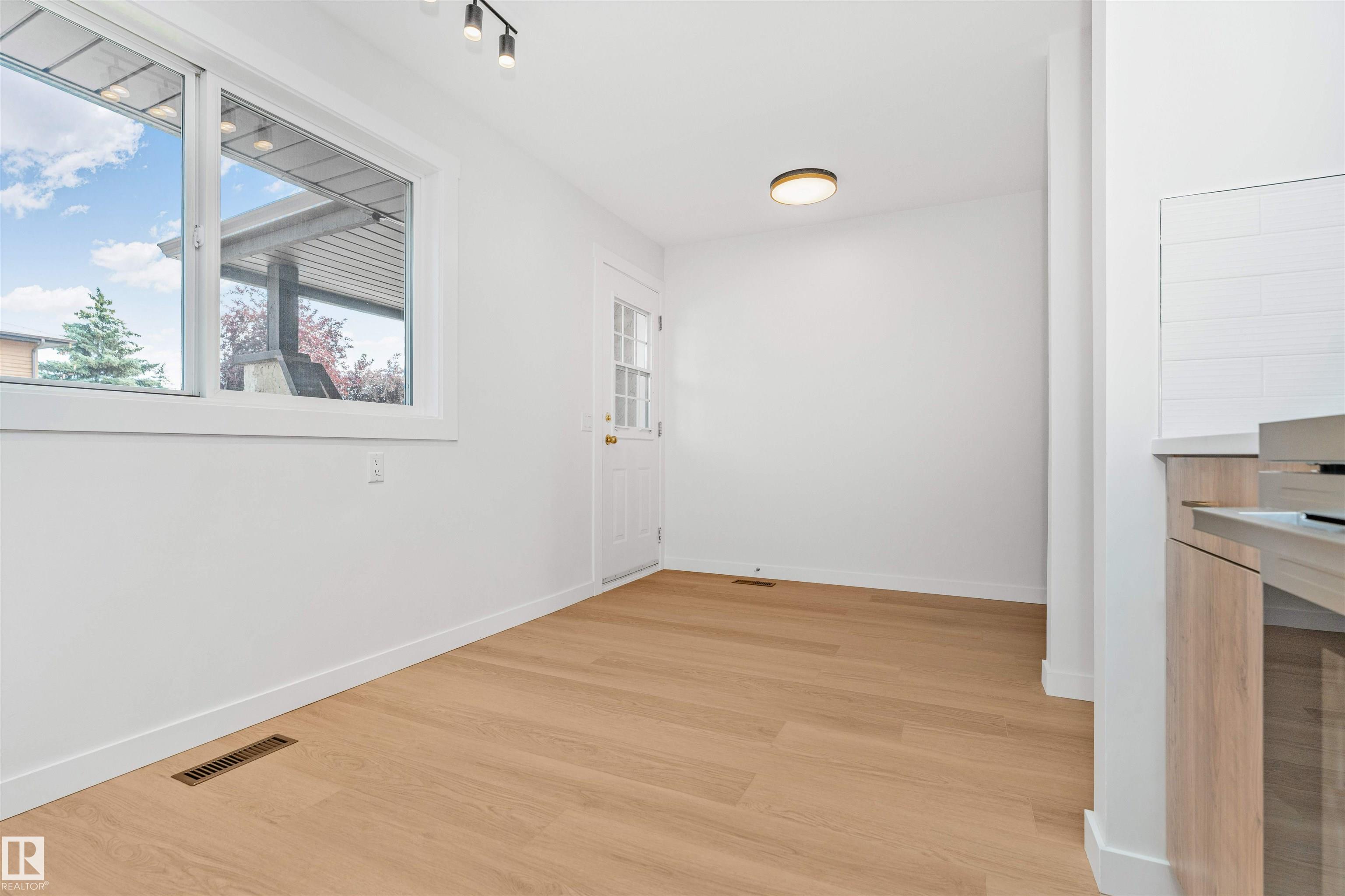 Photo 6 at 155 Woodborough Way NW, Bannerman, Edmonton