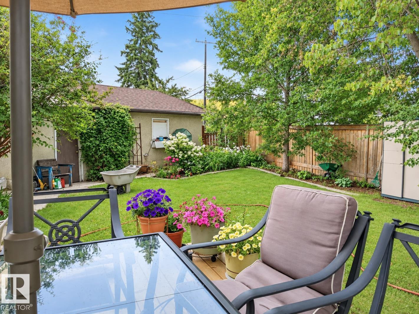 Listing photo thumbnail