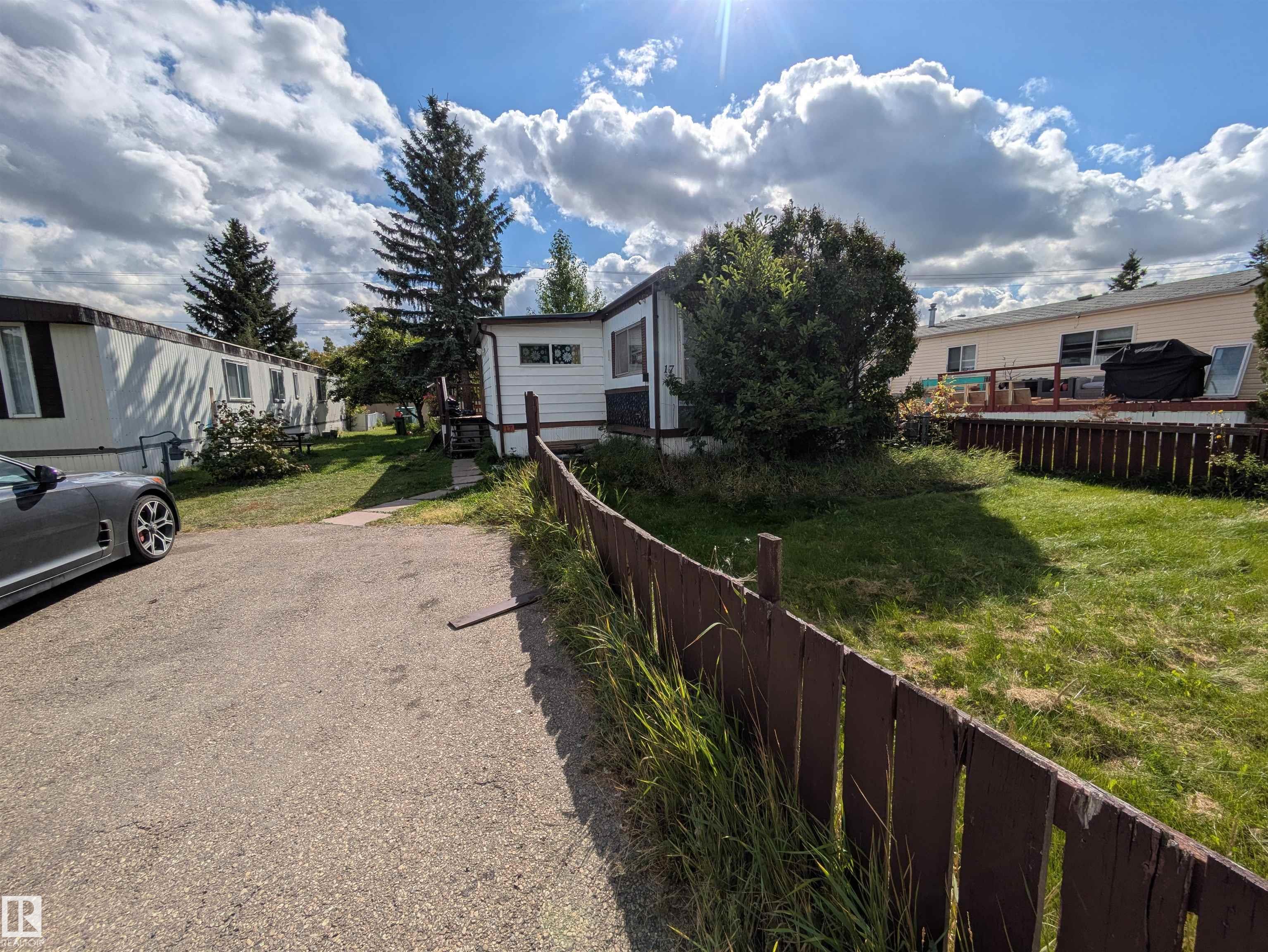 Listing photo thumbnail