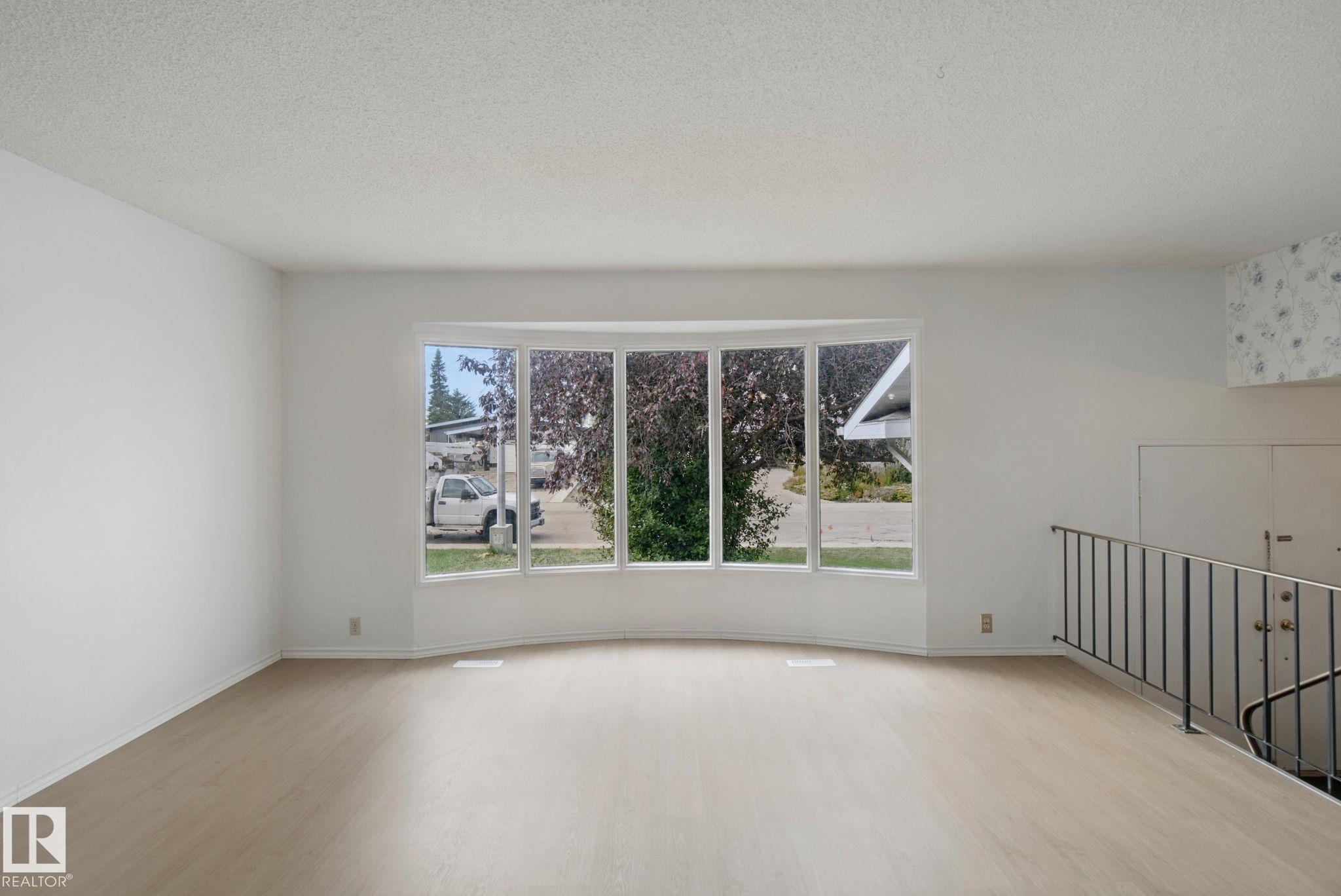 Photo 12 at 8807 181 Street NW, Belmead, Edmonton