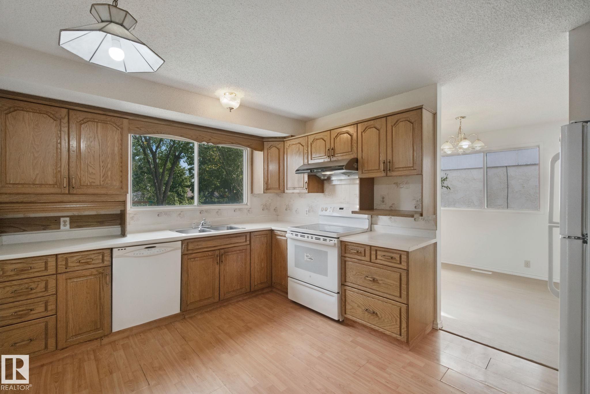Photo 18 at 8807 181 Street NW, Belmead, Edmonton