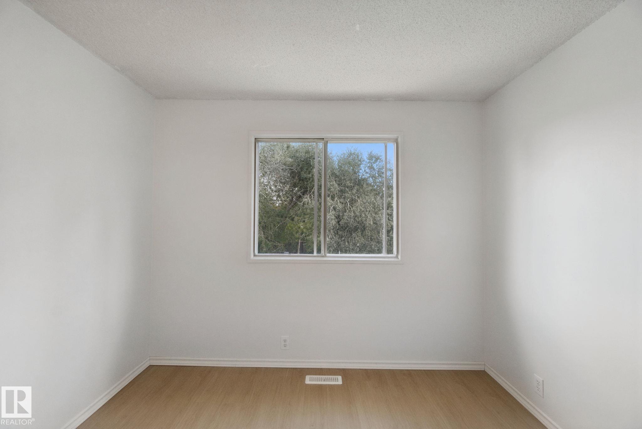 Photo 37 at 8807 181 Street NW, Belmead, Edmonton