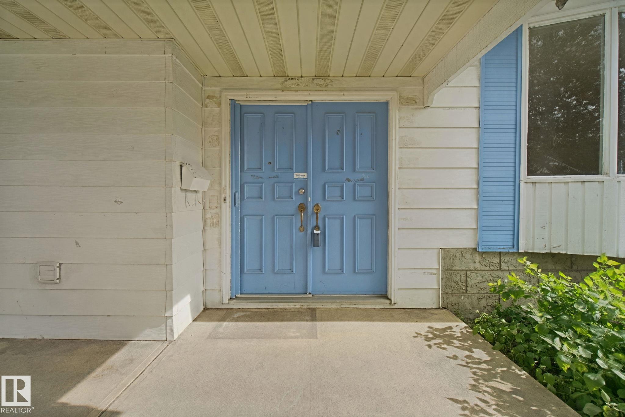 Photo 6 at 8807 181 Street NW, Belmead, Edmonton