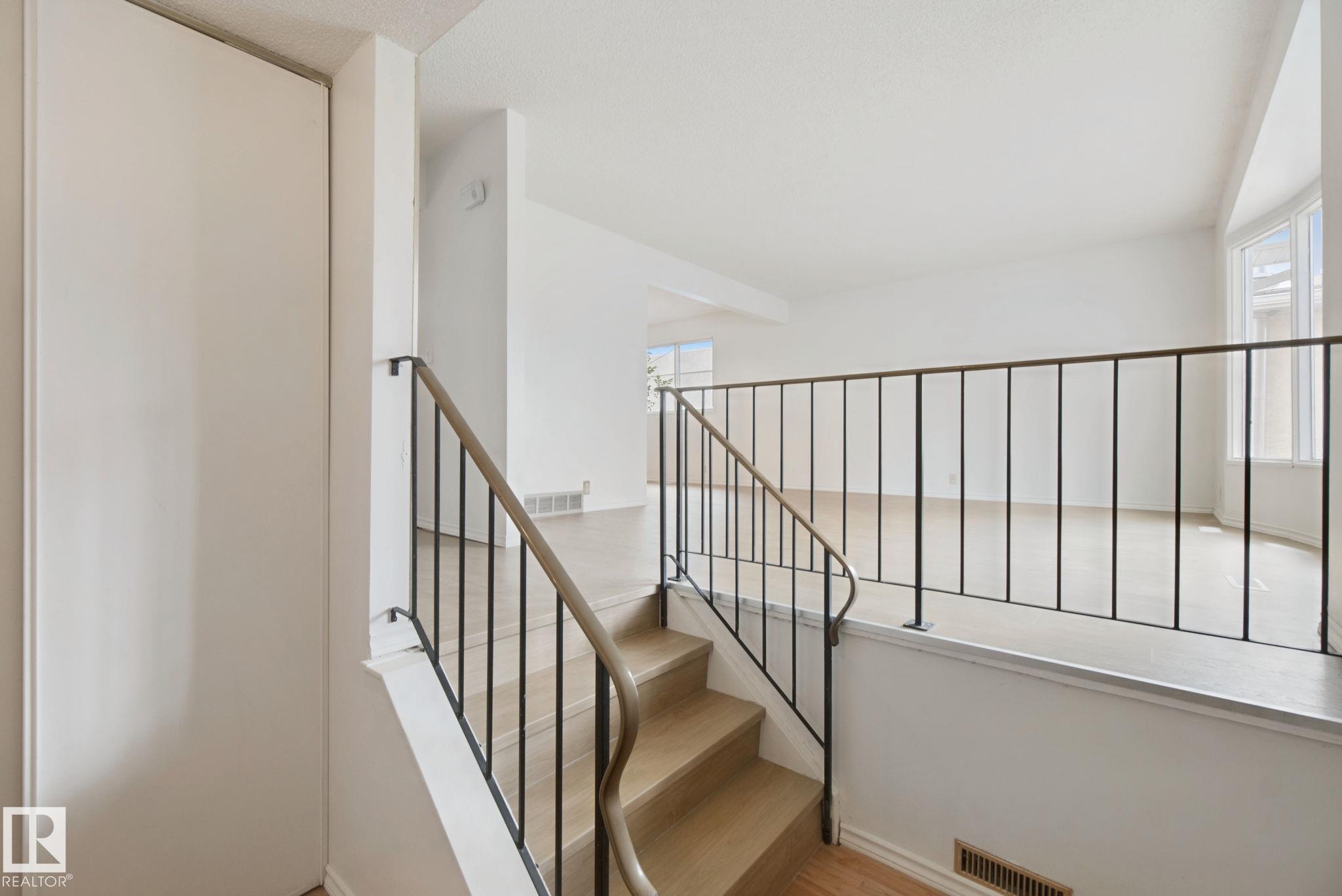 Photo 8 at 8807 181 Street NW, Belmead, Edmonton