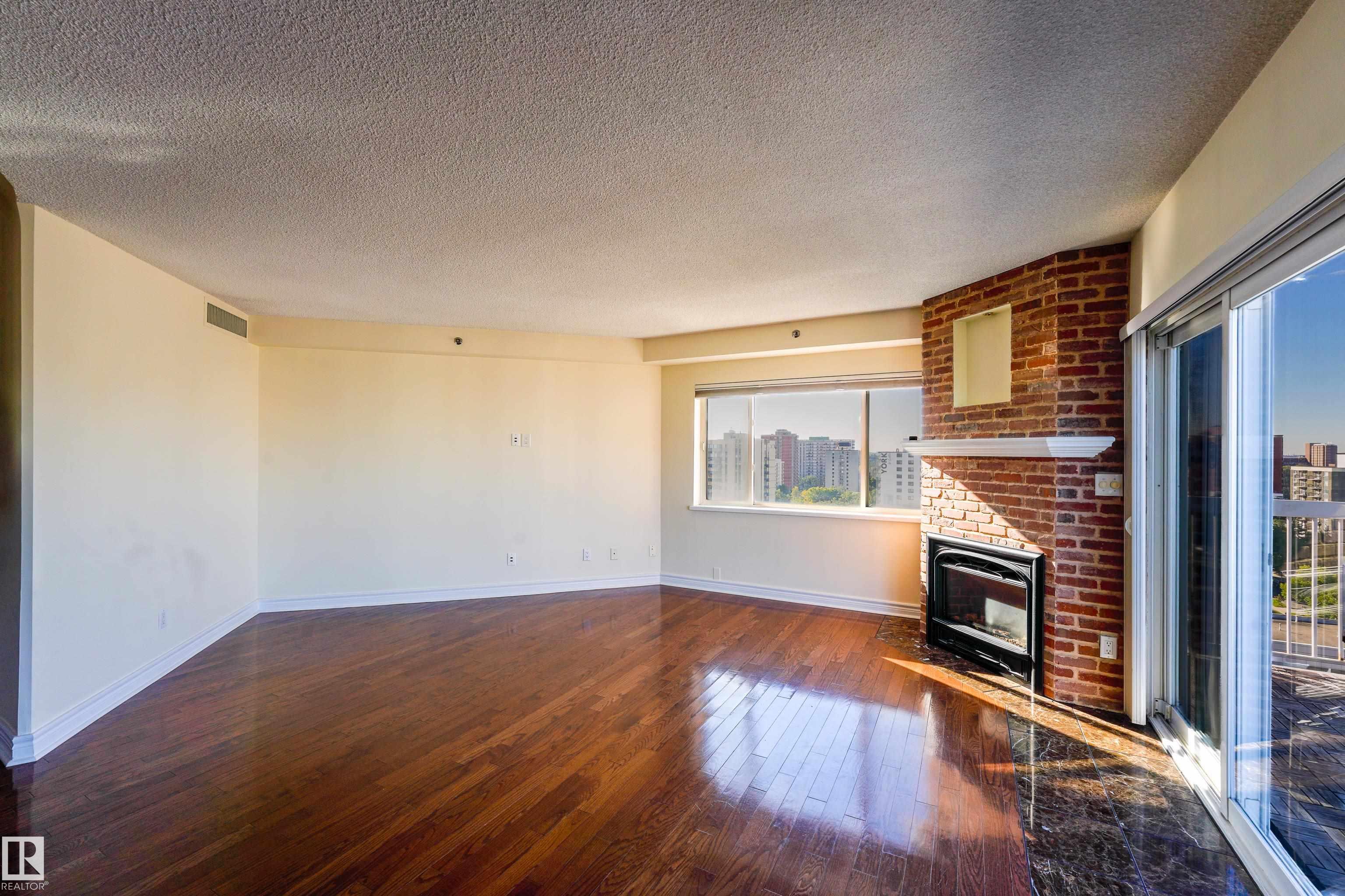 Photo 14 at 1504 - 10130 114 Street NW, Wîhkwêntôwin, Edmonton