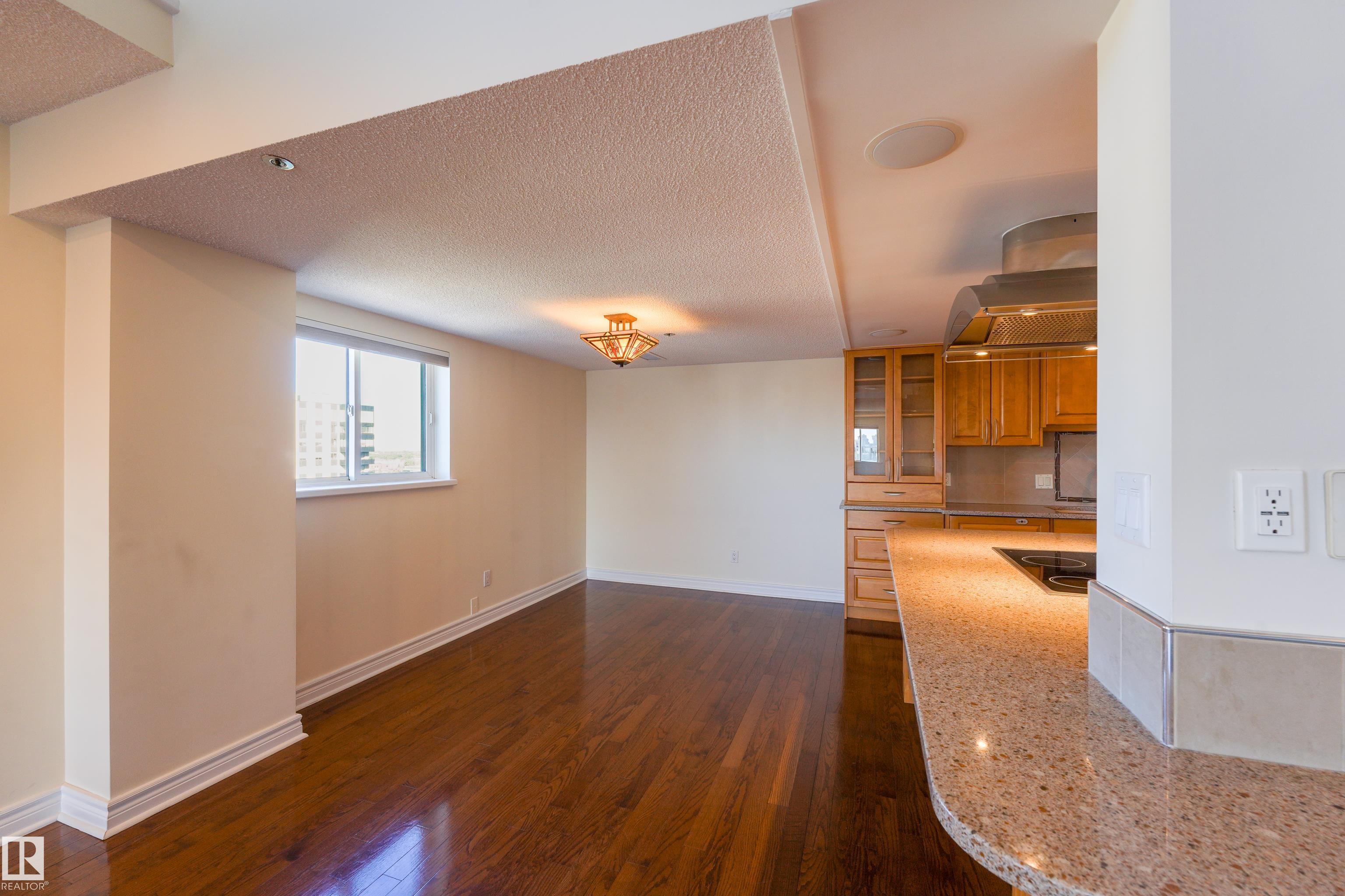 Photo 18 at 1504 - 10130 114 Street NW, Wîhkwêntôwin, Edmonton
