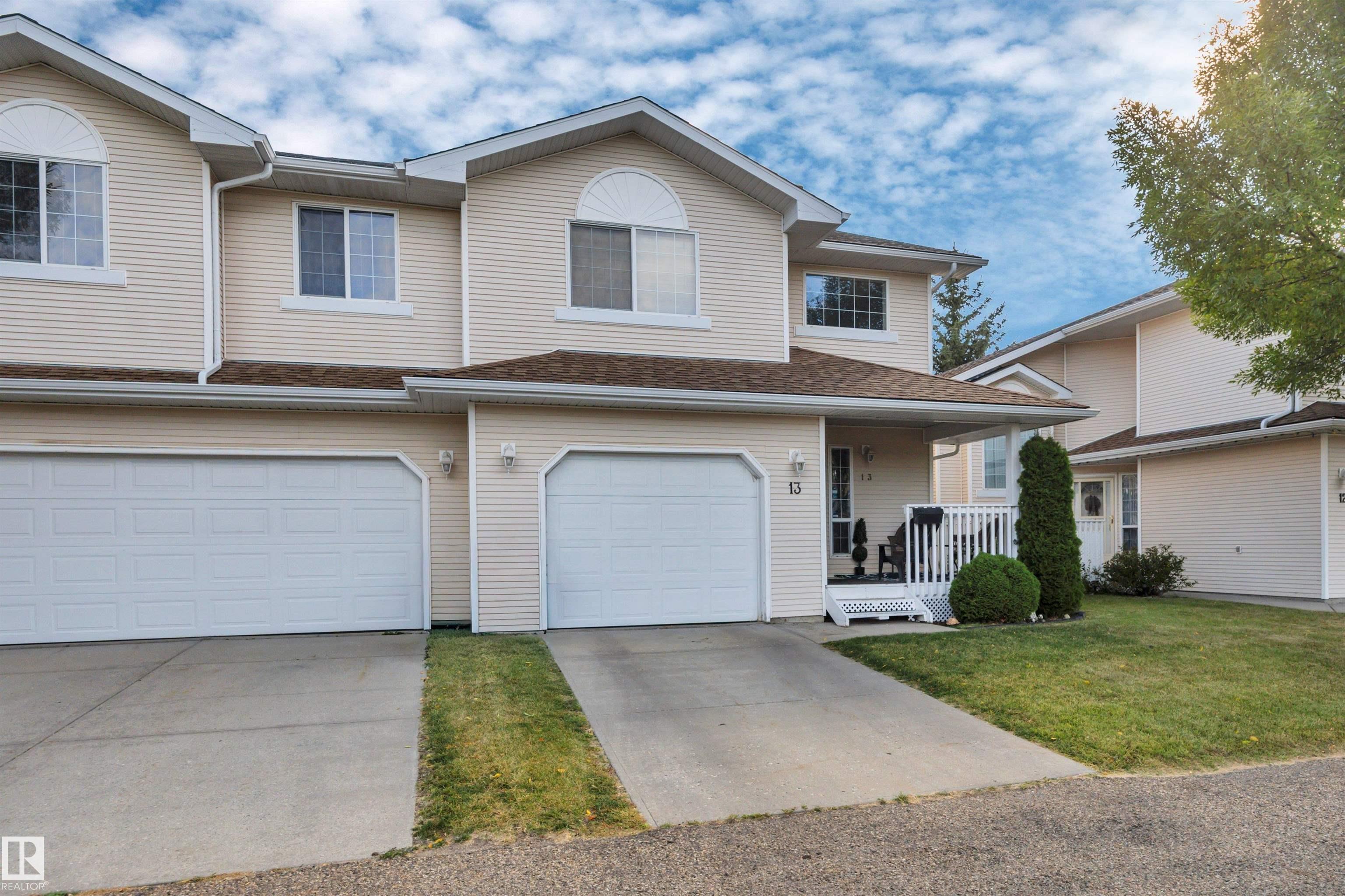 Photo 2 at 13 - 6608 158 Avenue NW, Ozerna, Edmonton