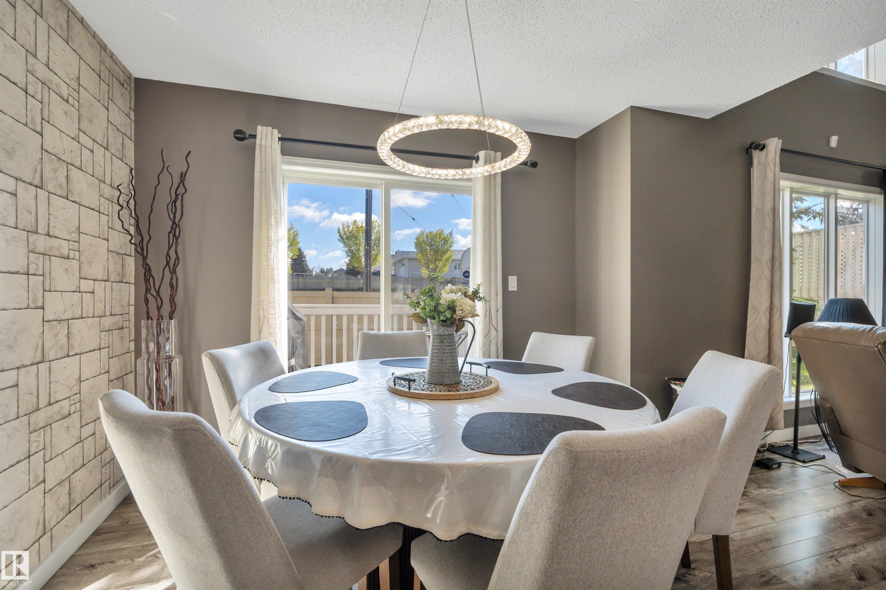 Photo 11 at 13 - 6608 158 Avenue NW, Ozerna, Edmonton