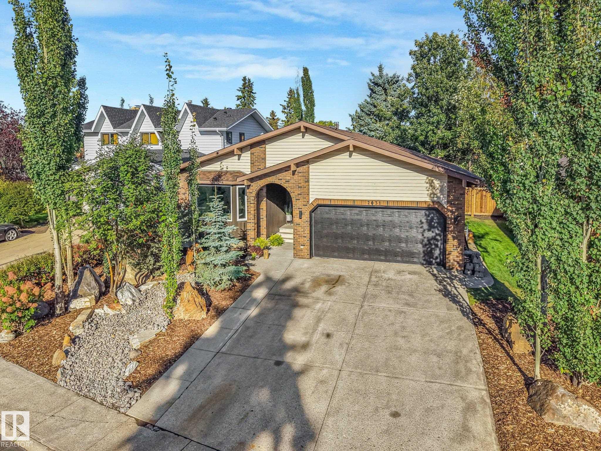 Photo 2 at 2031 104a Street NW, Keheewin, Edmonton
