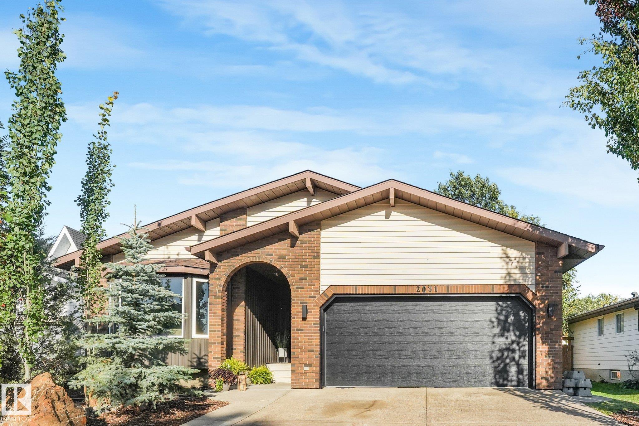 Photo 3 at 2031 104a Street NW, Keheewin, Edmonton