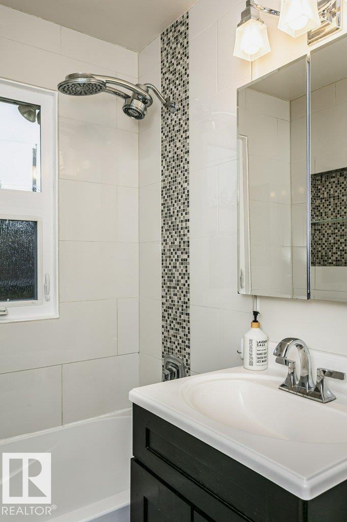 Photo 12 at 12255 Dovercourt Crescent NW, Dovercourt, Edmonton