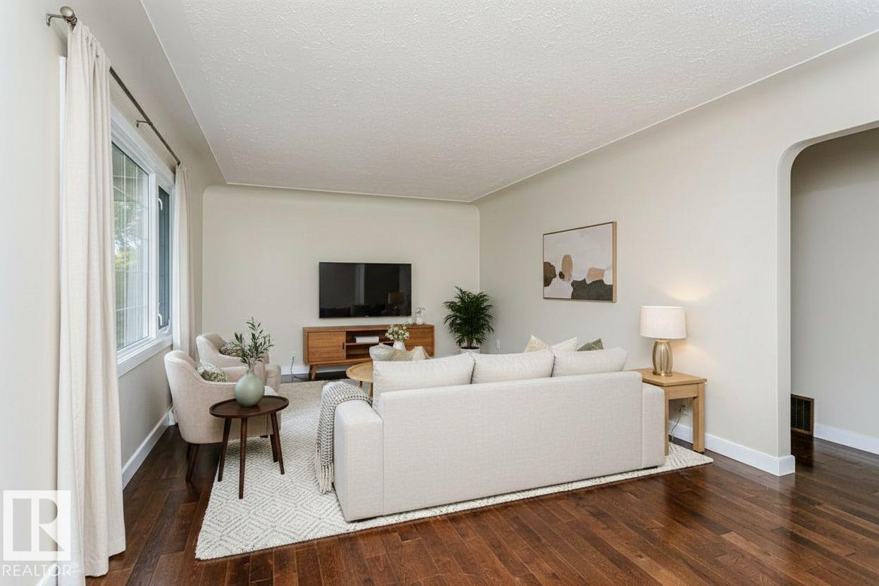Photo 3 at 12255 Dovercourt Crescent NW, Dovercourt, Edmonton