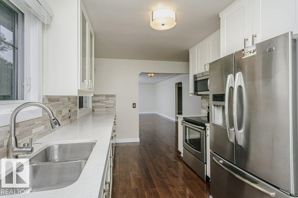 Photo 8 at 12255 Dovercourt Crescent NW, Dovercourt, Edmonton