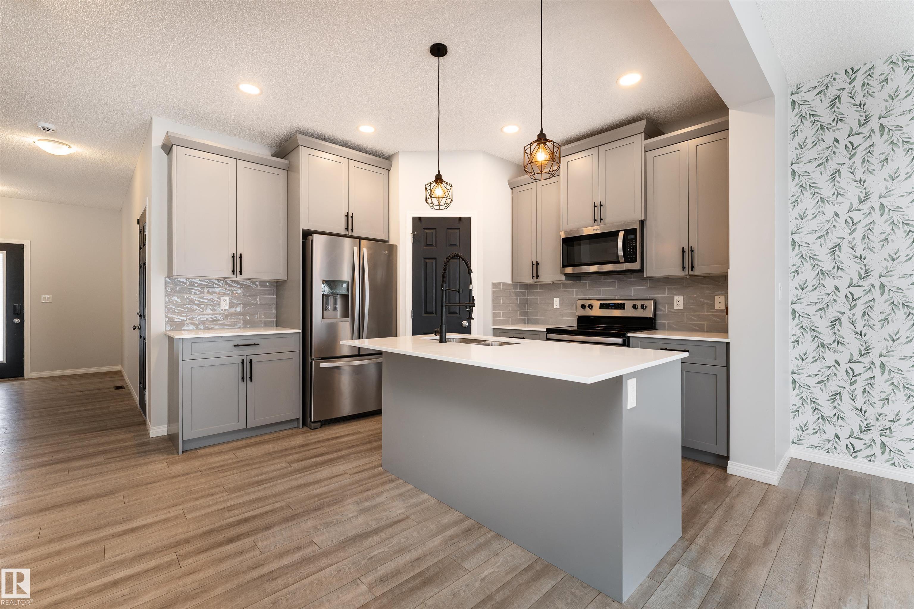 Photo 3 at 6484 King Wynd SW, Keswick, Edmonton