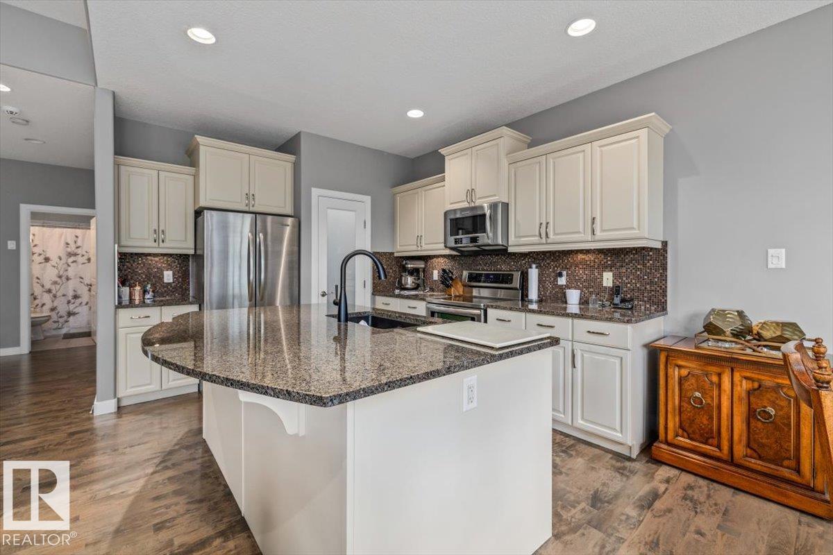 Photo 3 at 647 Cantor Landing SW, Callaghan, Edmonton