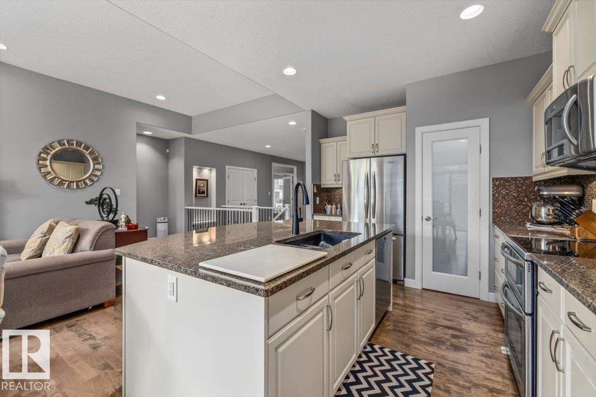 Photo 4 at 647 Cantor Landing SW, Callaghan, Edmonton