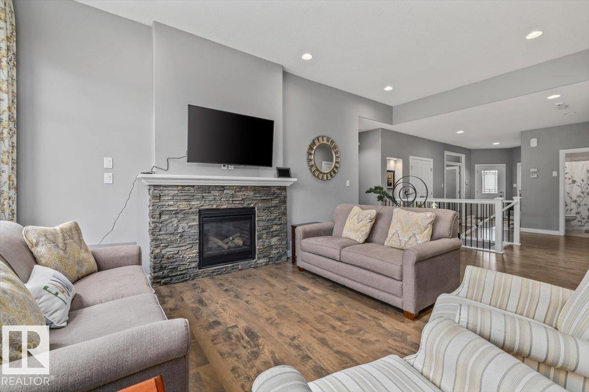Photo 7 at 647 Cantor Landing SW, Callaghan, Edmonton