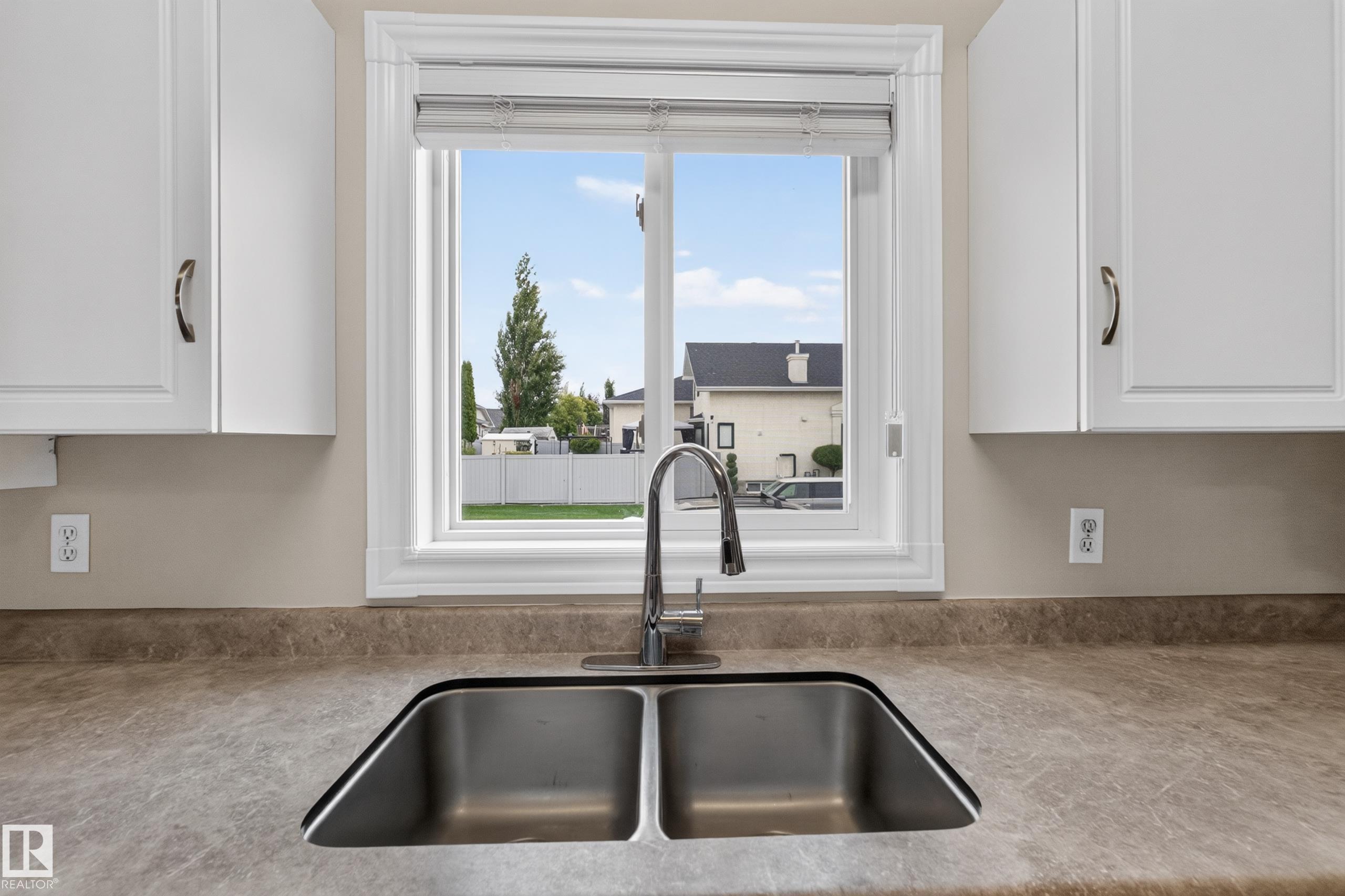 Photo 15 at 365 Hollick-kenyon Road NW, Hollick-Kenyon, Edmonton