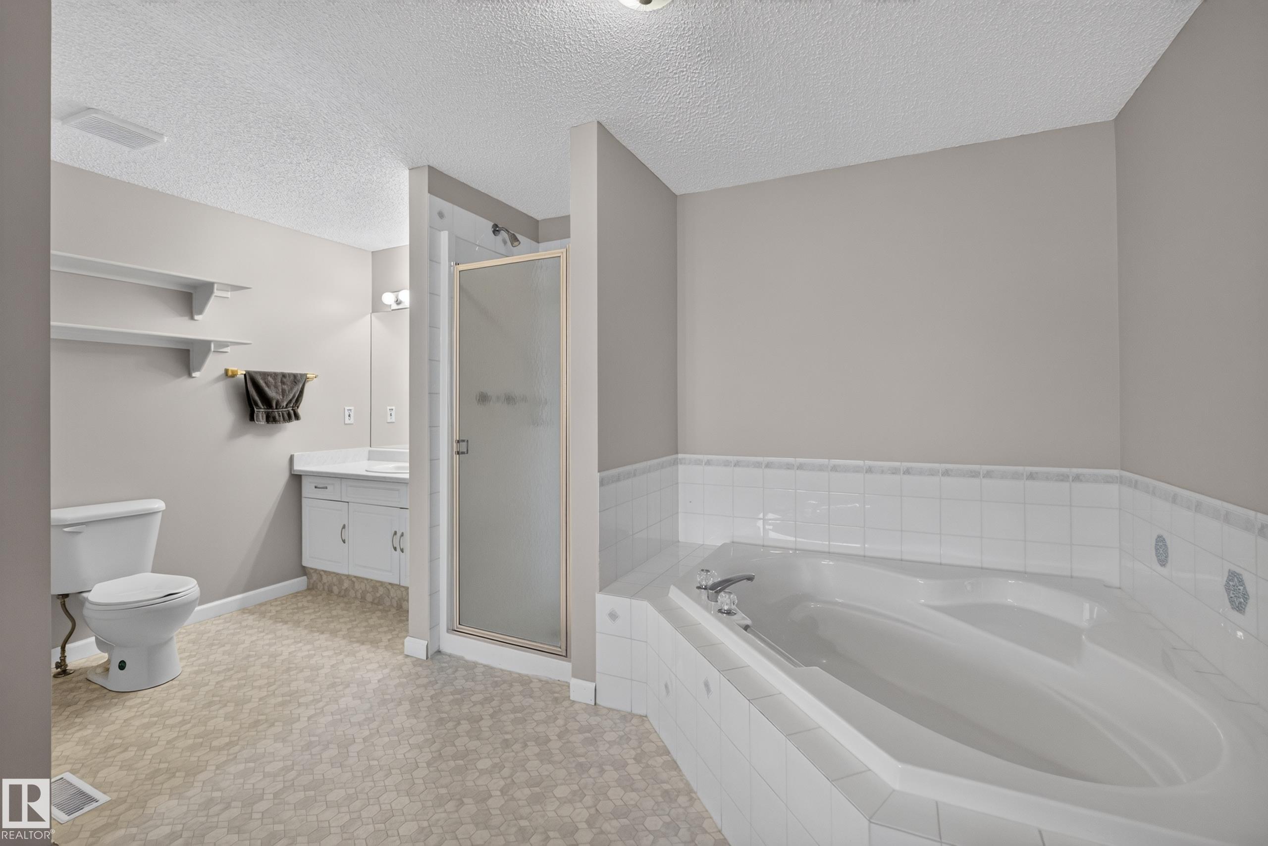 Photo 25 at 365 Hollick-kenyon Road NW, Hollick-Kenyon, Edmonton