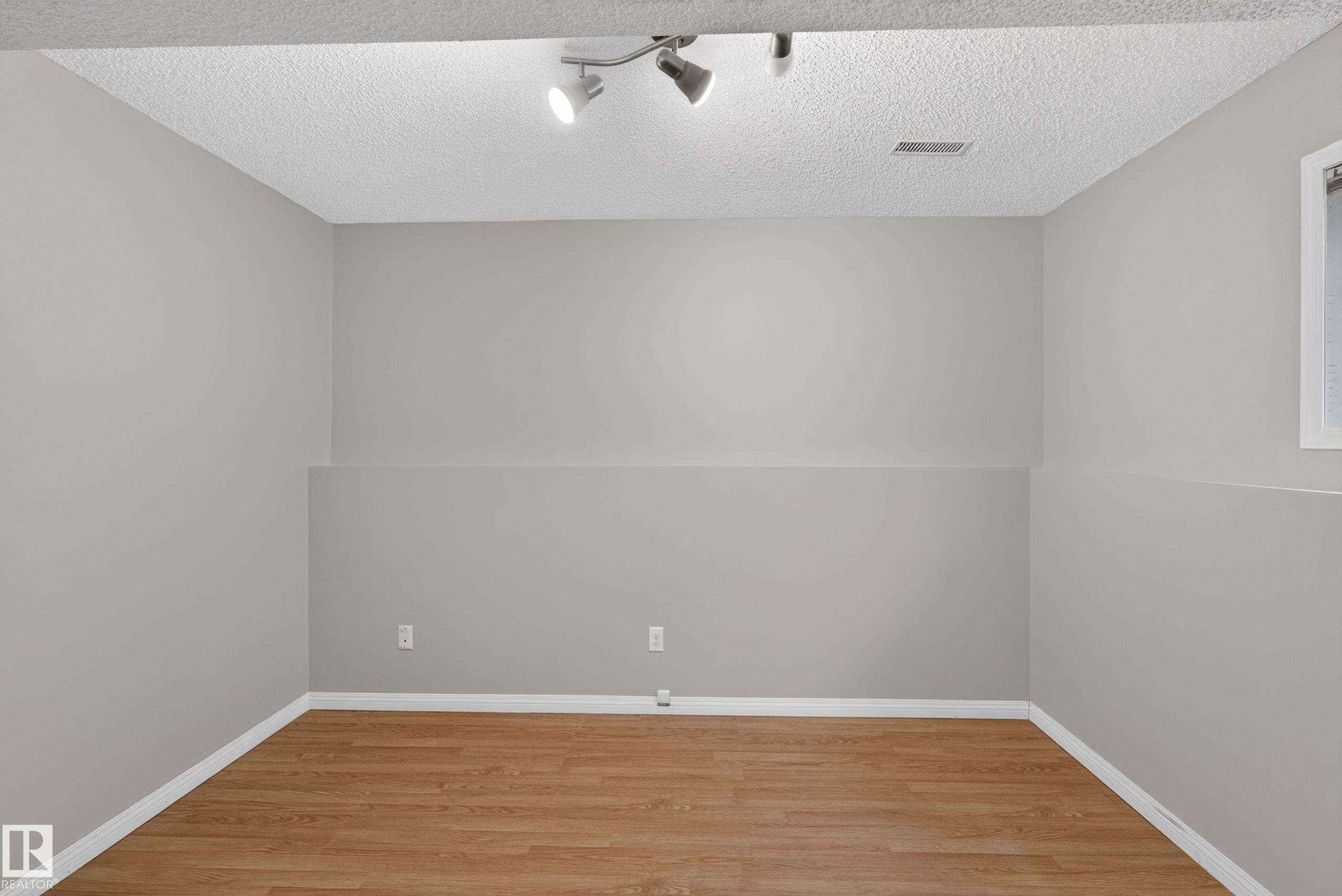Photo 33 at 365 Hollick-kenyon Road NW, Hollick-Kenyon, Edmonton