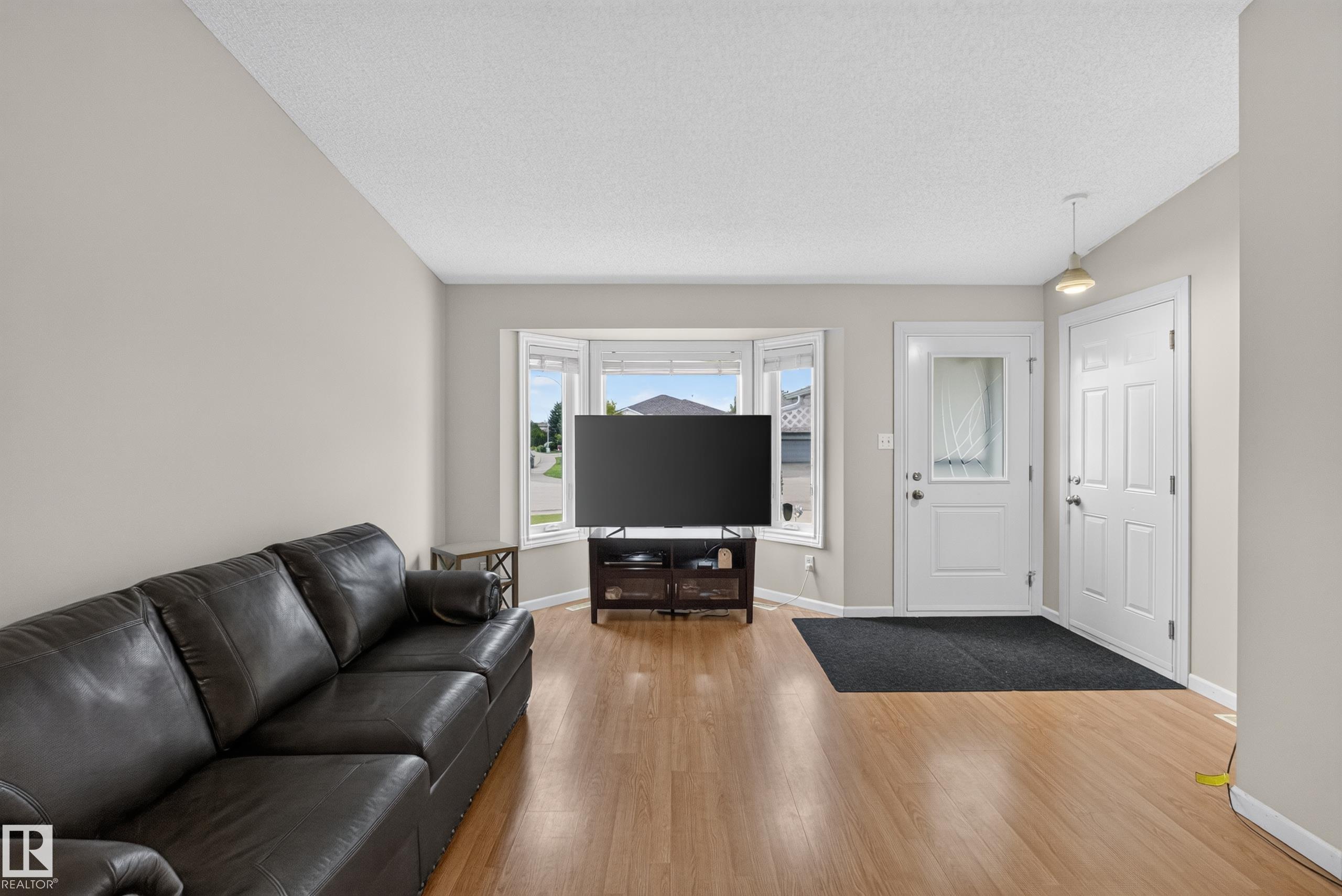 Photo 5 at 365 Hollick-kenyon Road NW, Hollick-Kenyon, Edmonton