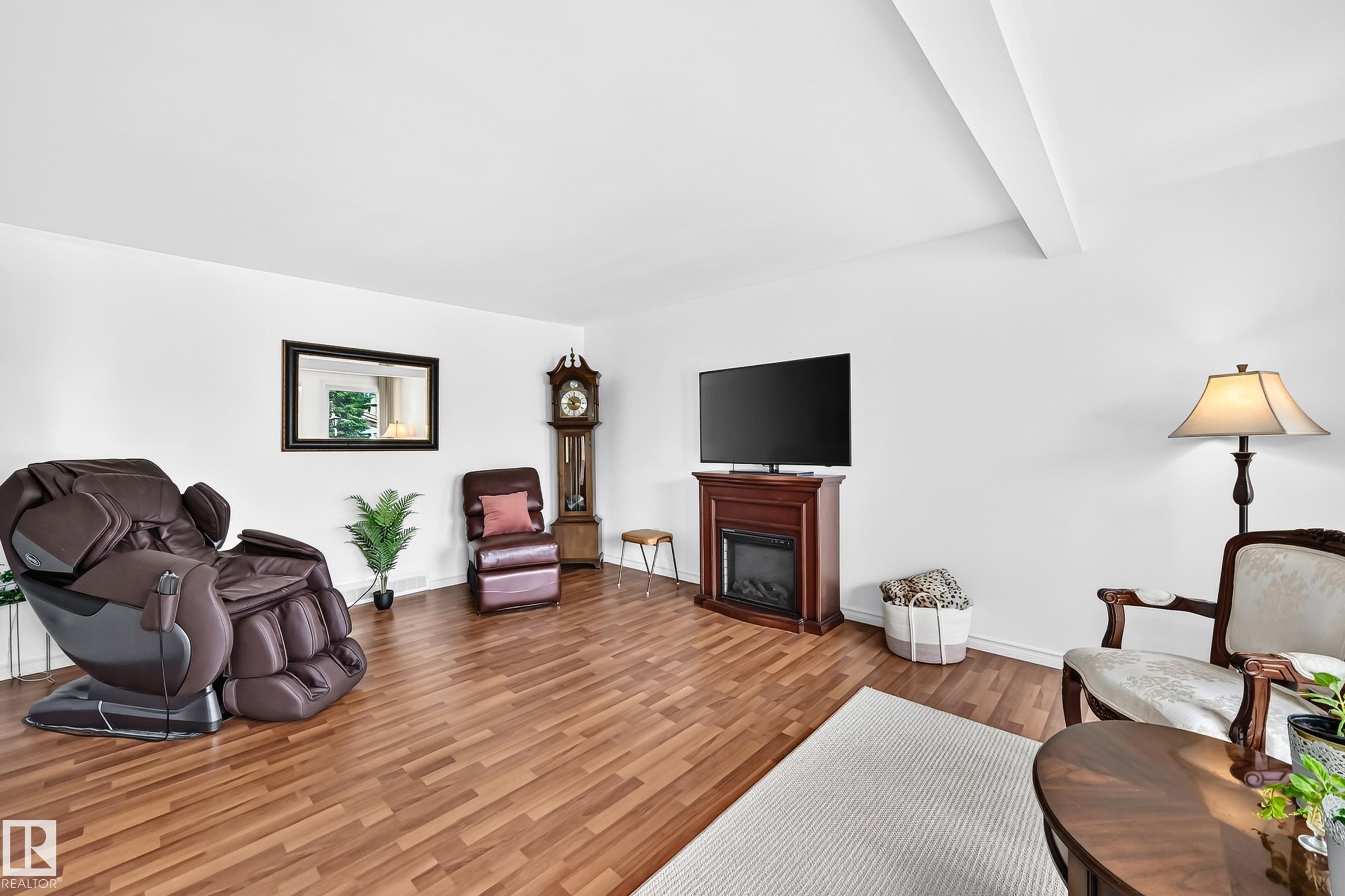 Photo 21 at 10451 26 Avenue NW, Ermineskin, Edmonton