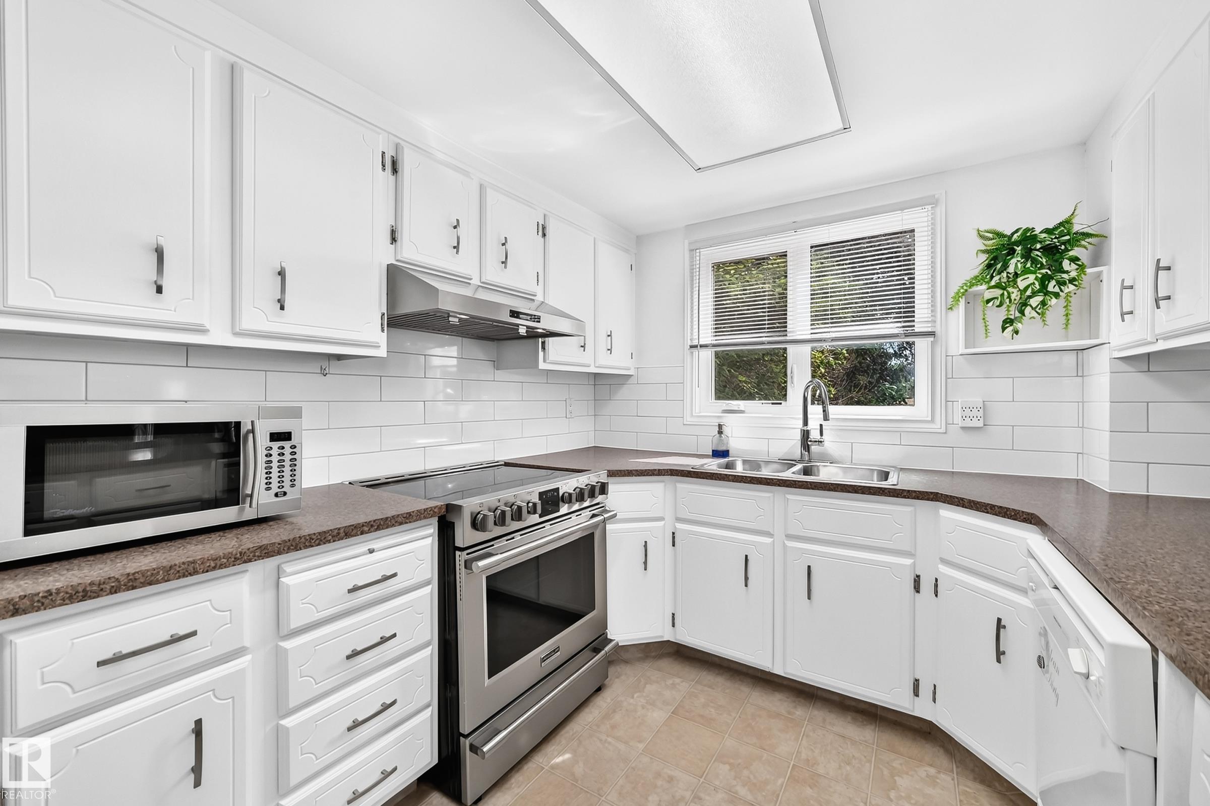 Photo 6 at 10451 26 Avenue NW, Ermineskin, Edmonton