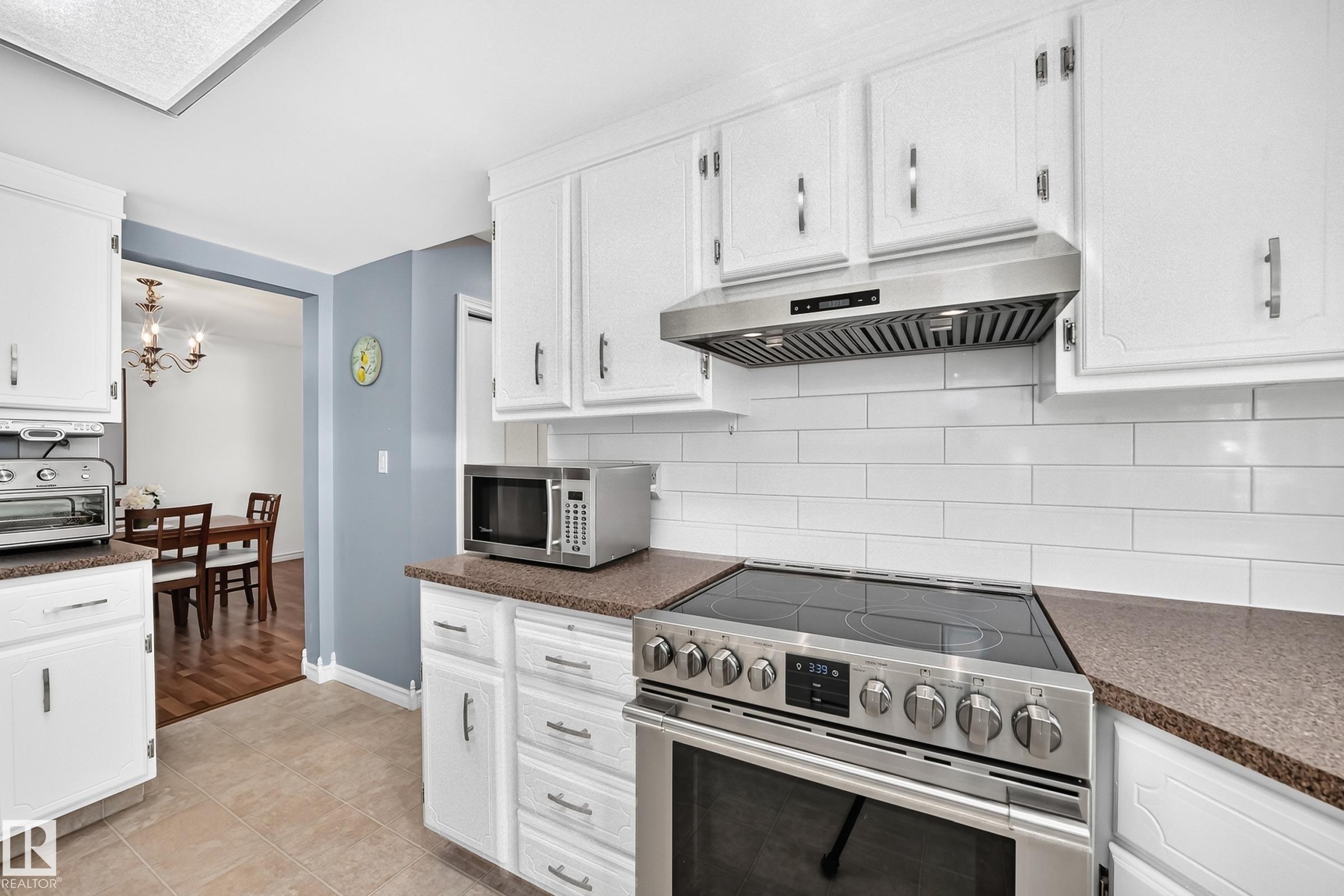 Photo 10 at 10451 26 Avenue NW, Ermineskin, Edmonton
