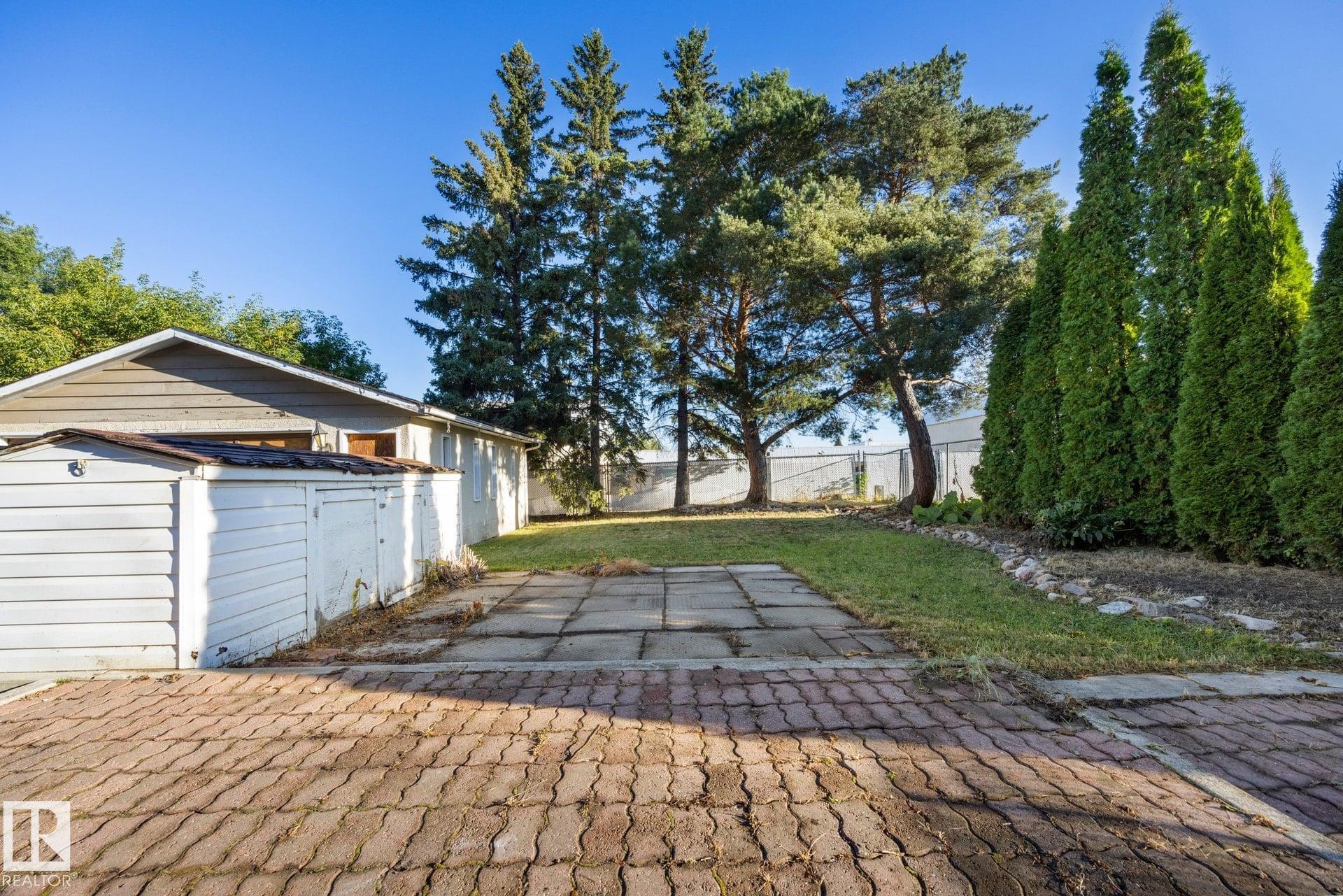 Listing photo thumbnail