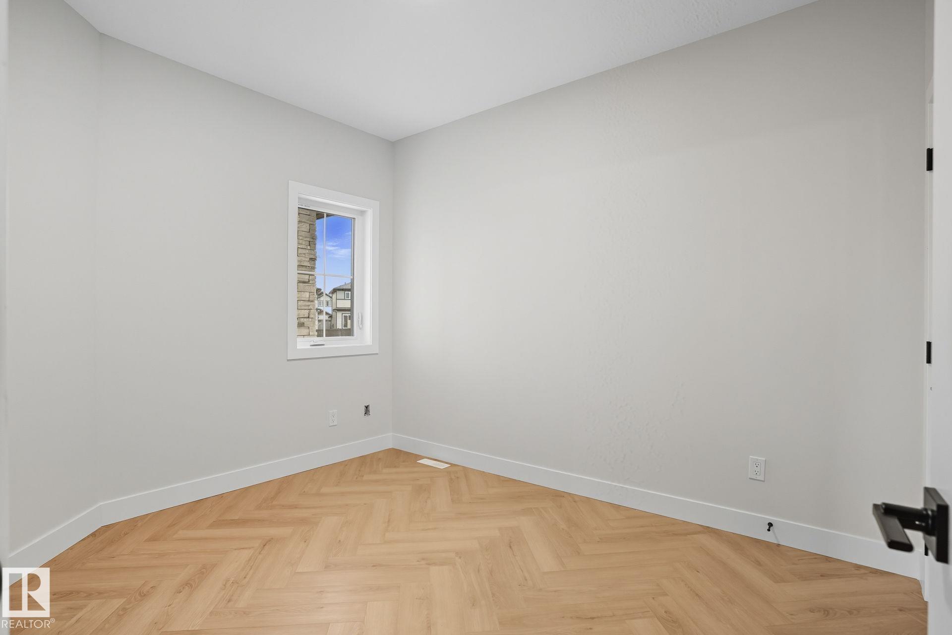 Photo 3 at 18135 87 Street NW, Klarvatten, Edmonton