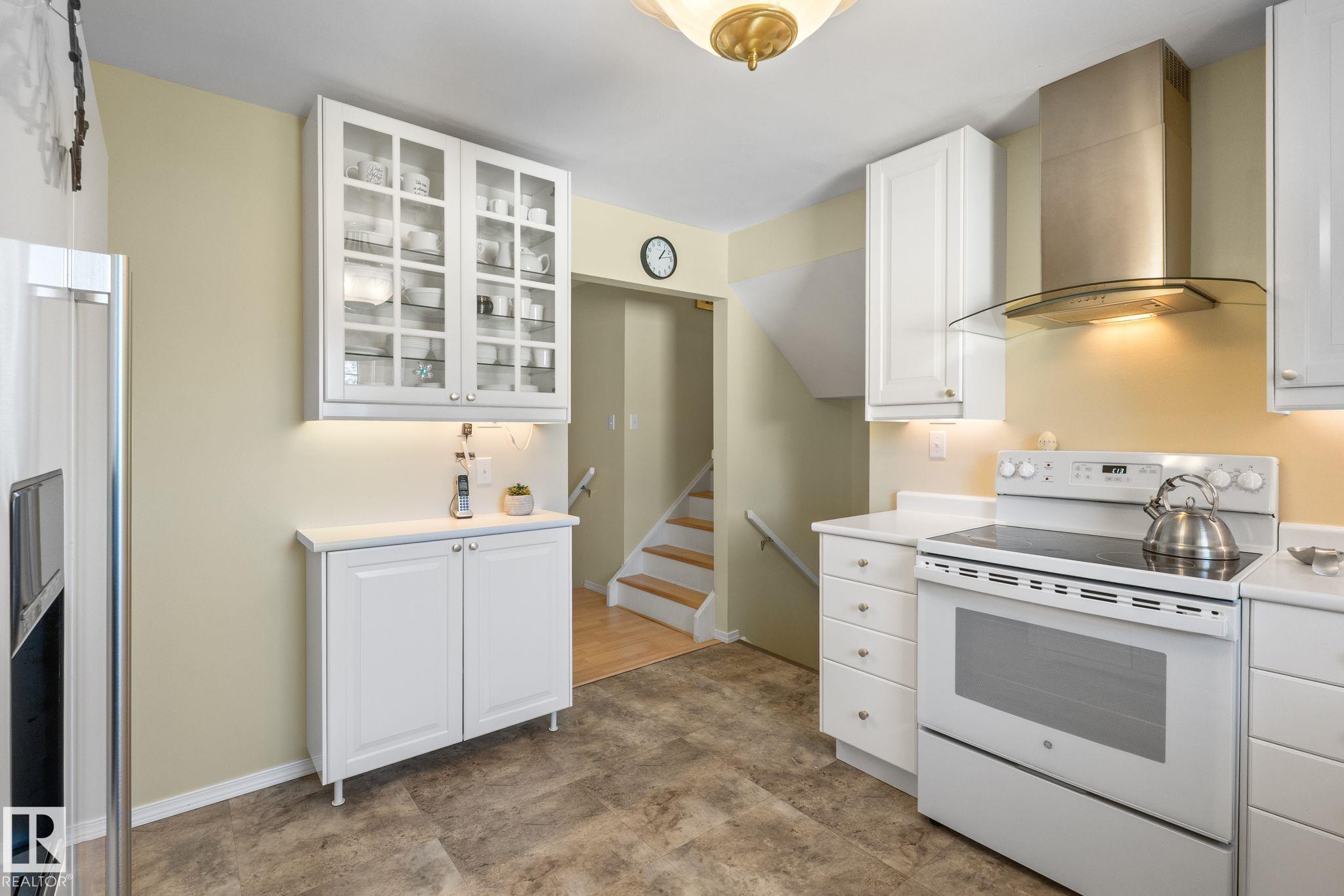 Photo 16 at 15716 78a Avenue NW, Patricia Heights, Edmonton