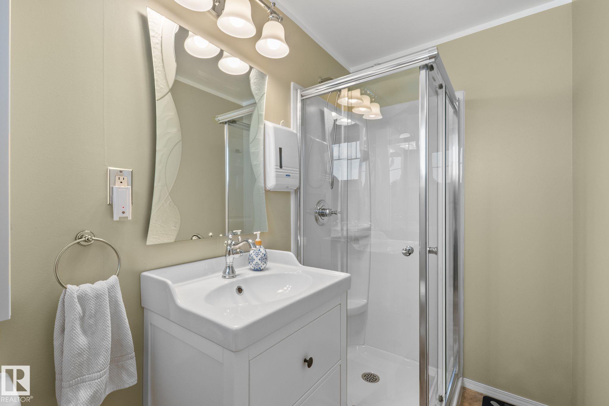 Photo 20 at 15716 78a Avenue NW, Patricia Heights, Edmonton