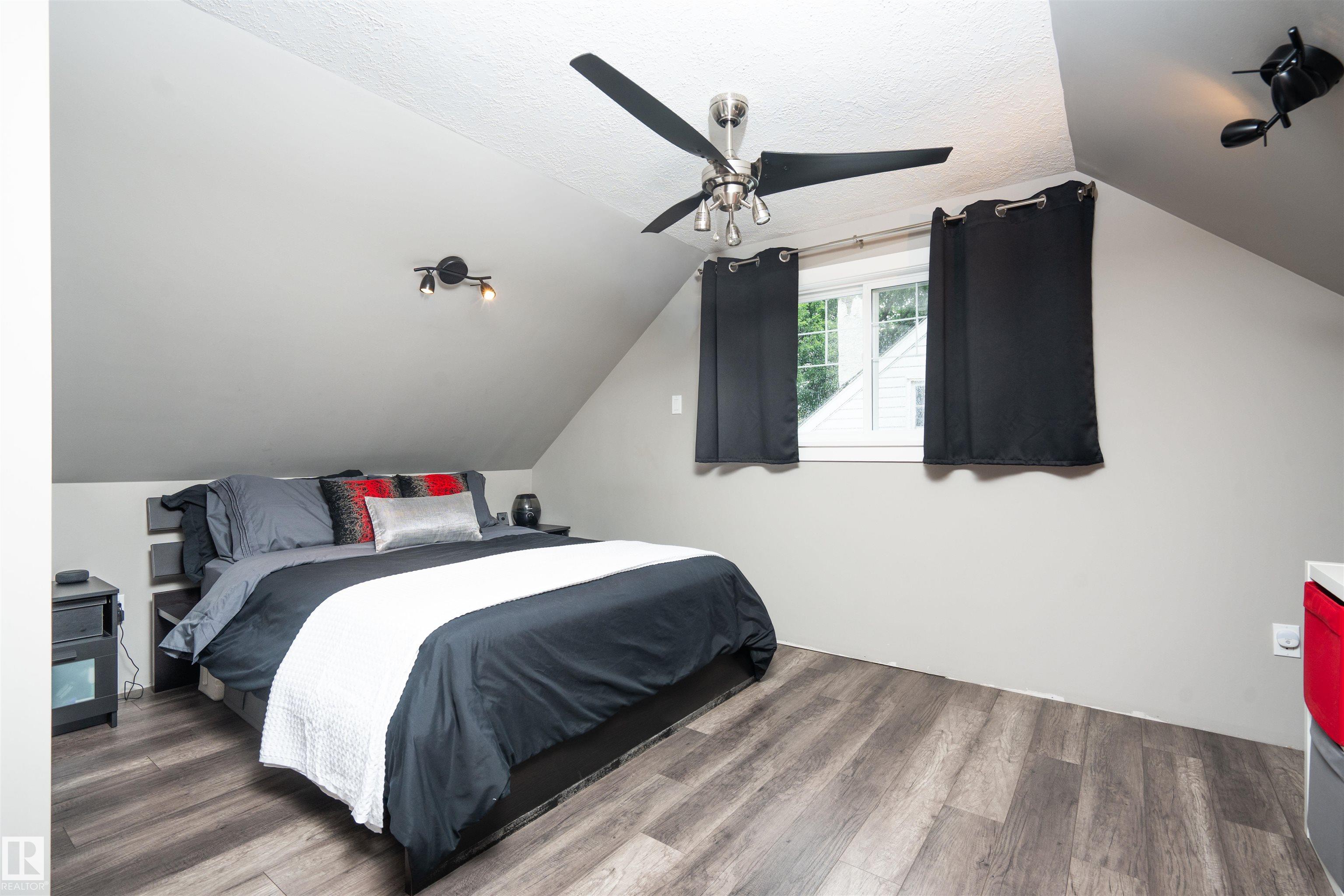 Photo 13 at 6111 119 Avenue NW, Montrose, Edmonton
