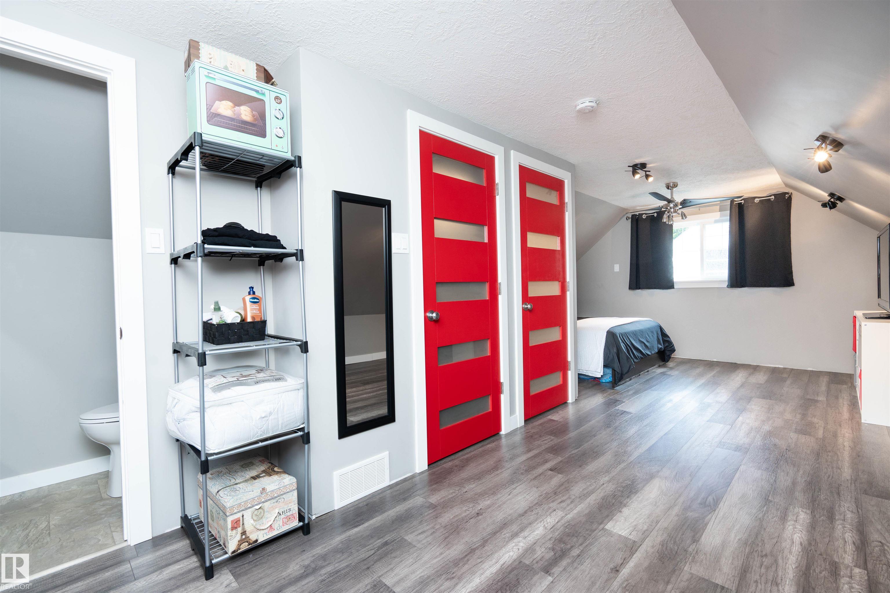 Photo 16 at 6111 119 Avenue NW, Montrose, Edmonton