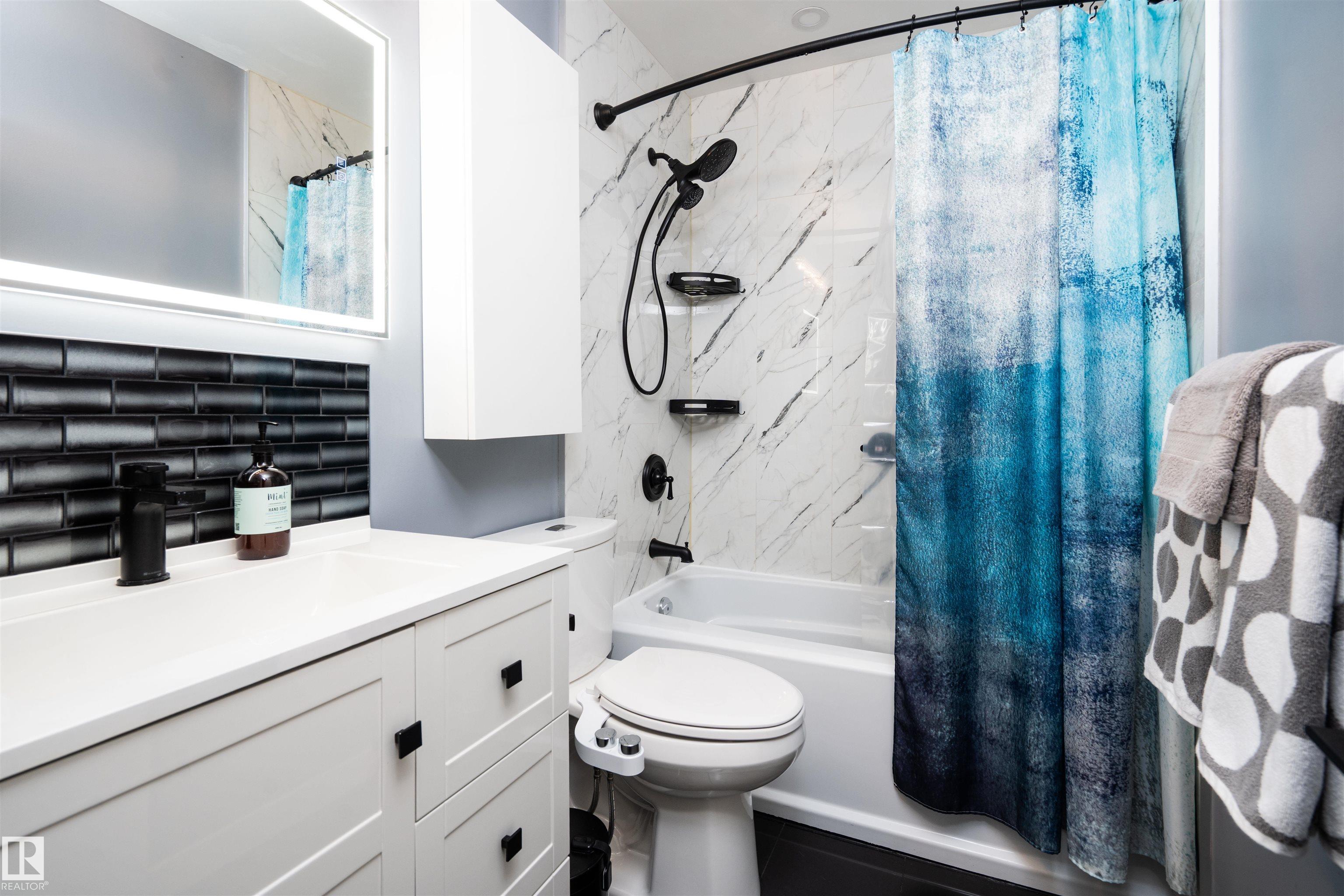 Photo 17 at 6111 119 Avenue NW, Montrose, Edmonton