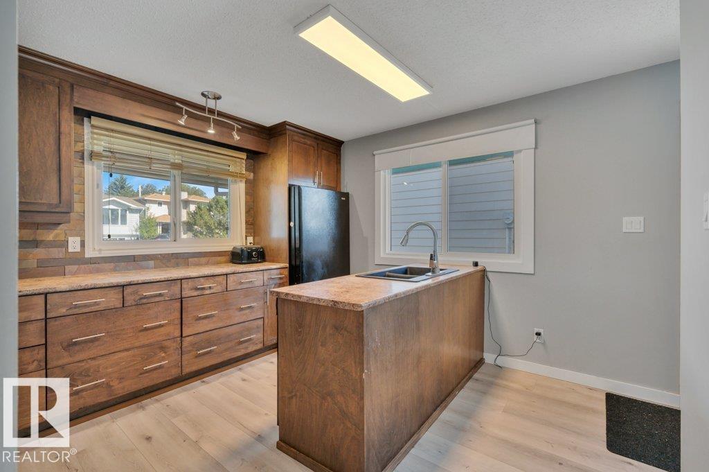 Photo 13 at 18023 73 Avenue NW, Lymburn, Edmonton