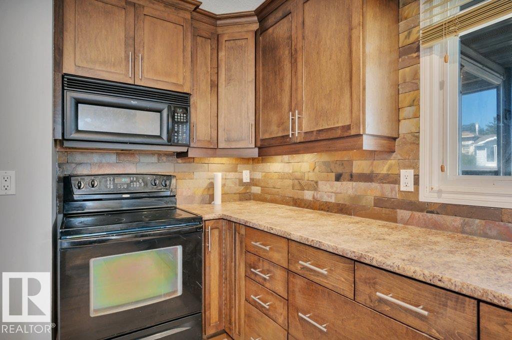 Photo 15 at 18023 73 Avenue NW, Lymburn, Edmonton