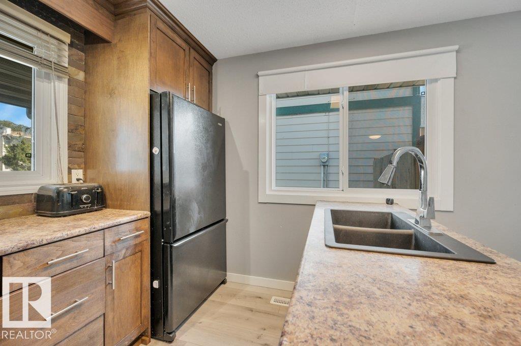 Photo 17 at 18023 73 Avenue NW, Lymburn, Edmonton