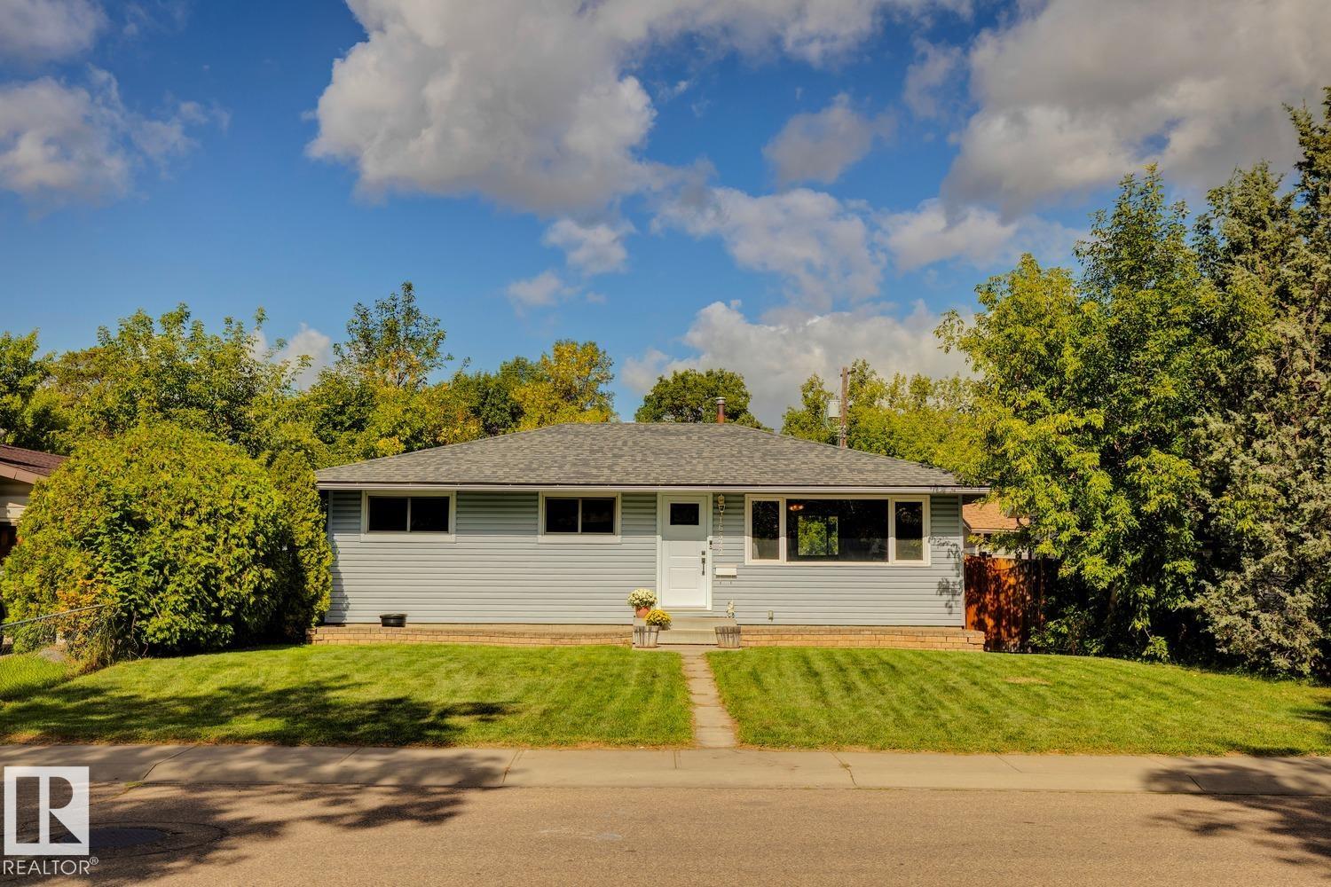 16522 104 Avenue NW, Britannia Youngstown, Edmonton 2