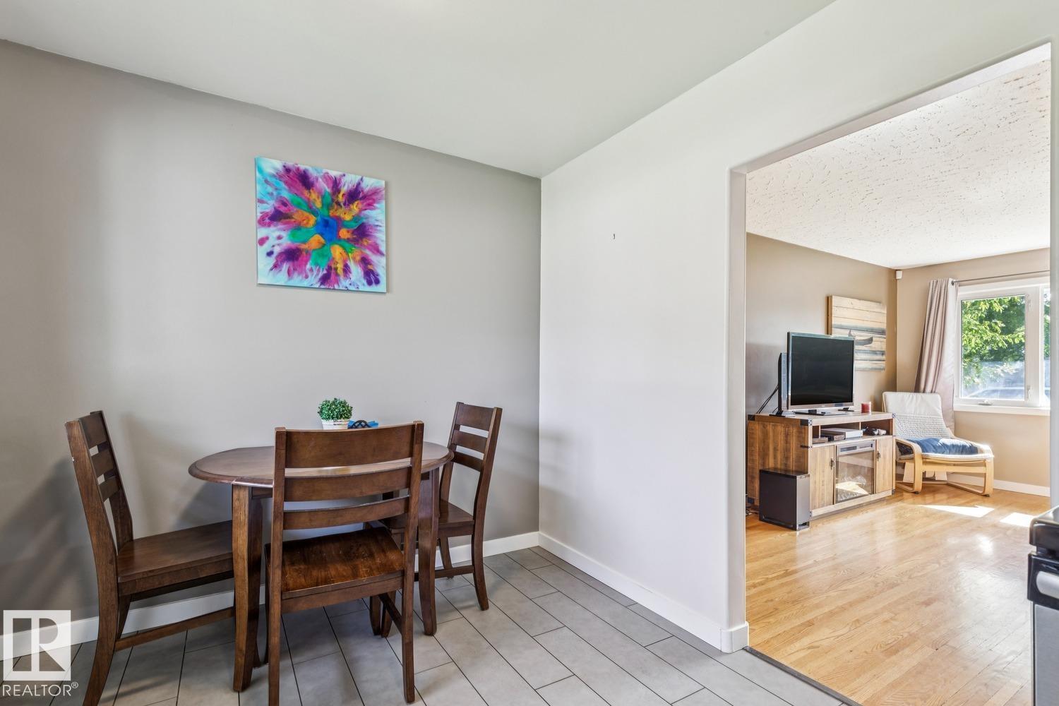 Photo 12 at 16522 104 Avenue NW, Britannia Youngstown, Edmonton