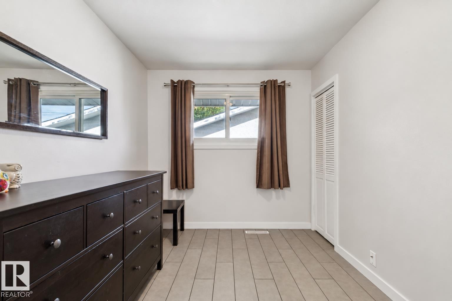 Photo 17 at 16522 104 Avenue NW, Britannia Youngstown, Edmonton