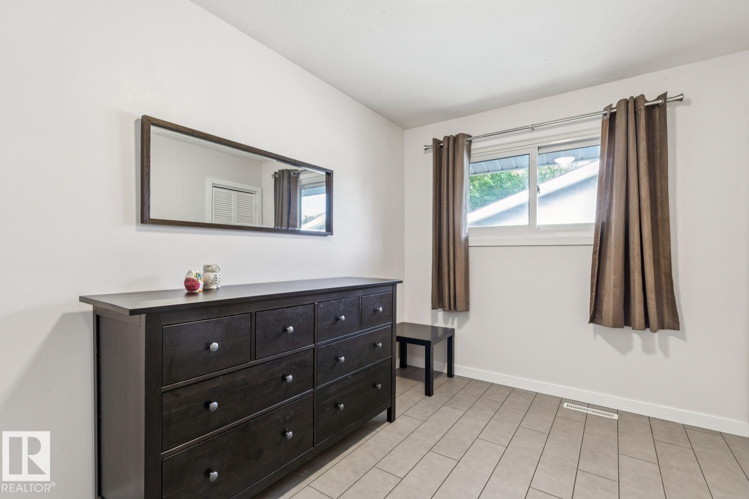 Photo 18 at 16522 104 Avenue NW, Britannia Youngstown, Edmonton