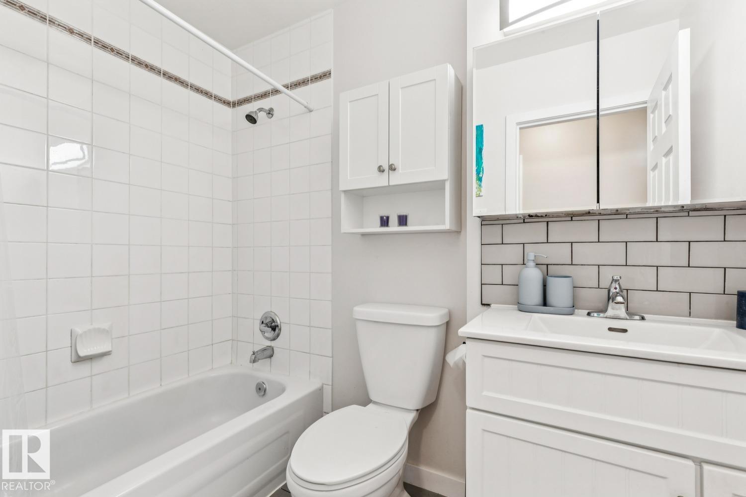 Photo 19 at 16522 104 Avenue NW, Britannia Youngstown, Edmonton