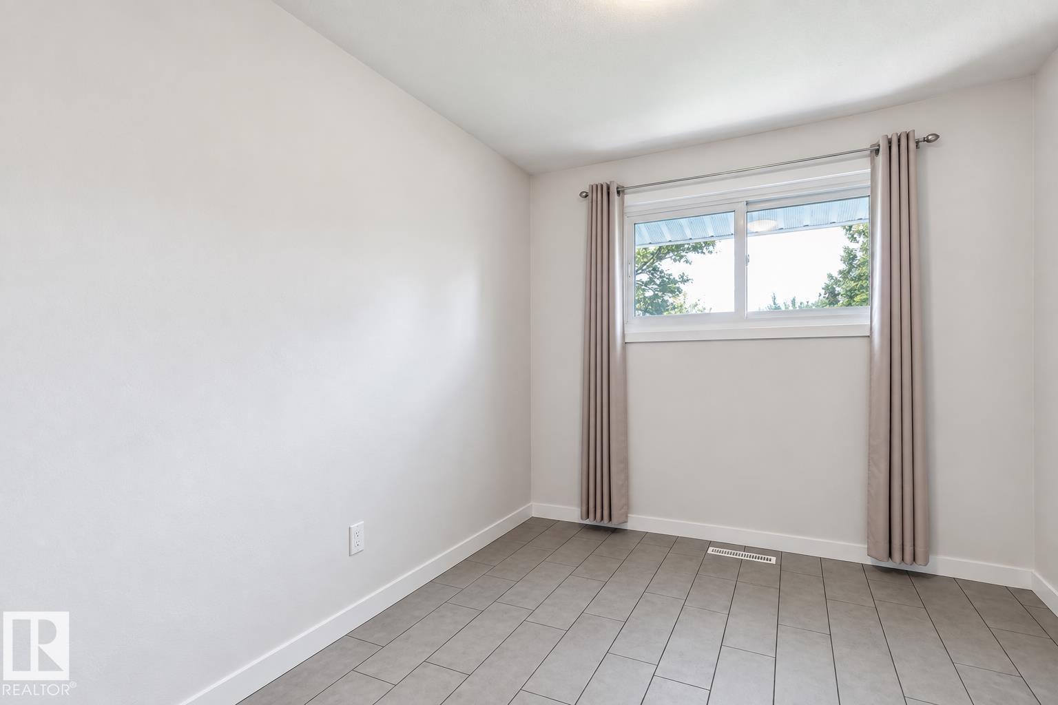 Photo 20 at 16522 104 Avenue NW, Britannia Youngstown, Edmonton
