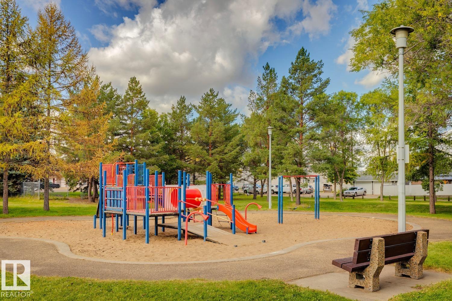 Photo 35 at 16522 104 Avenue NW, Britannia Youngstown, Edmonton