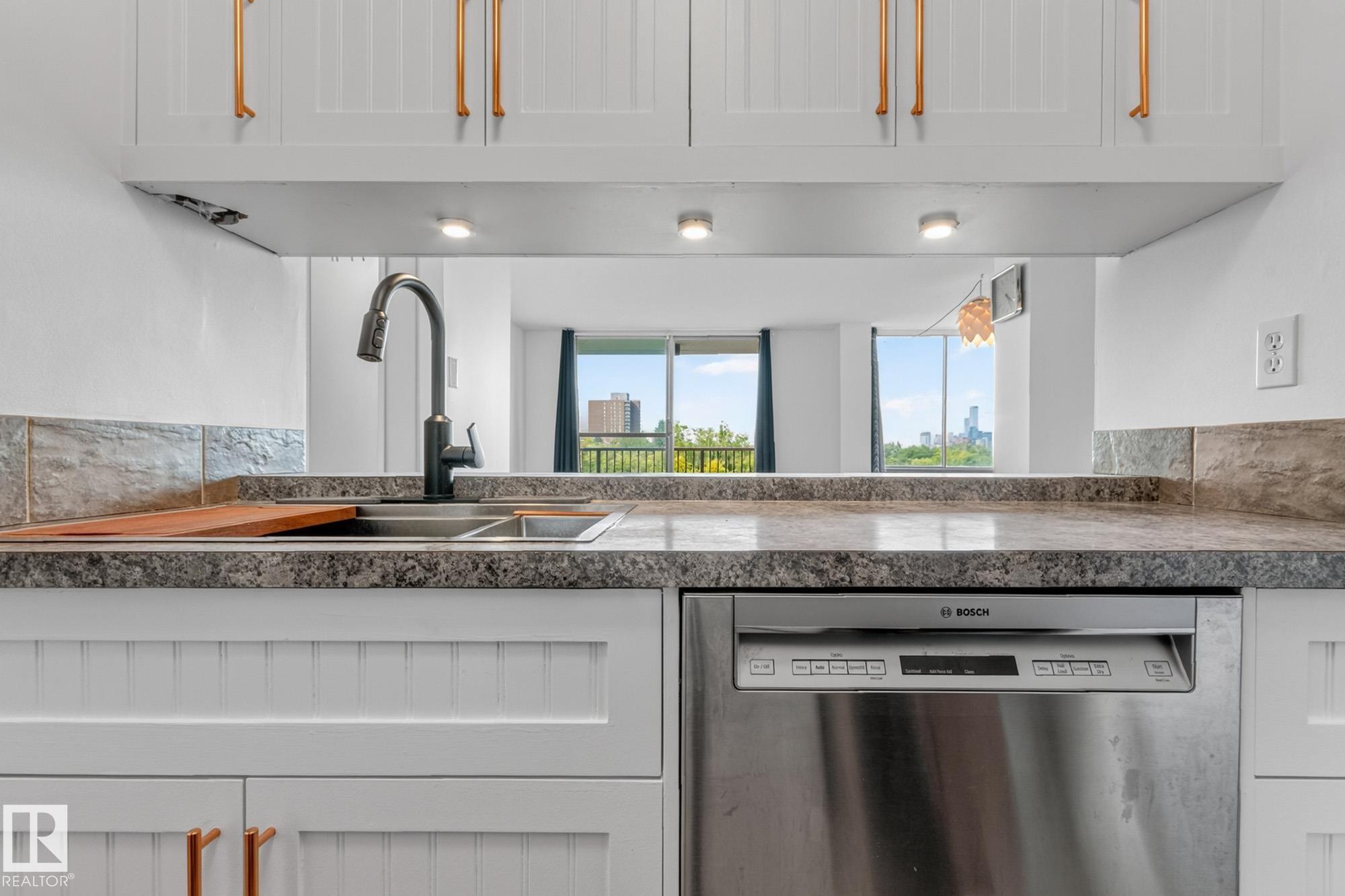 Photo 11 at 704 - 11007 83 Avenue NW, Garneau, Edmonton