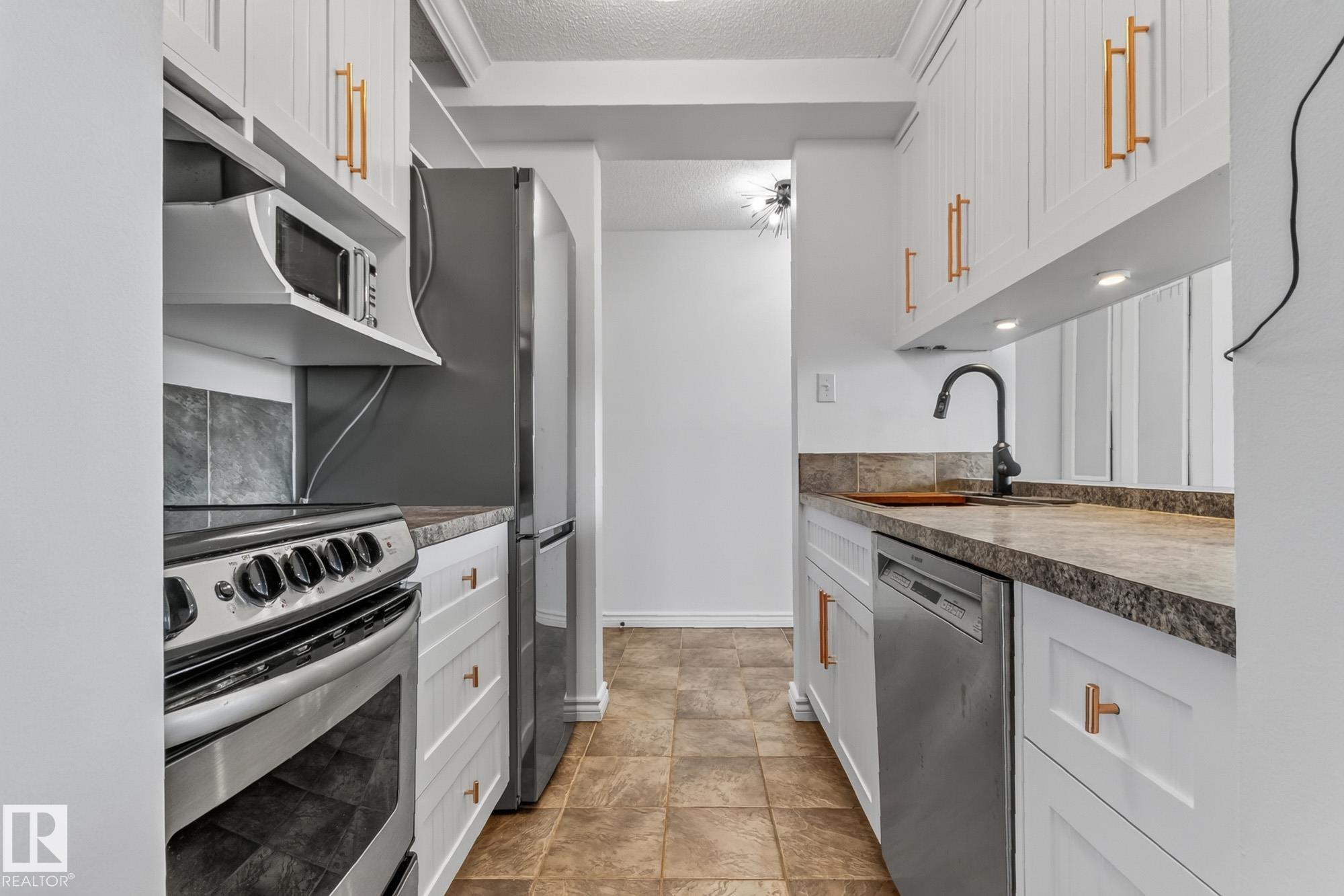 Photo 10 at 704 - 11007 83 Avenue NW, Garneau, Edmonton